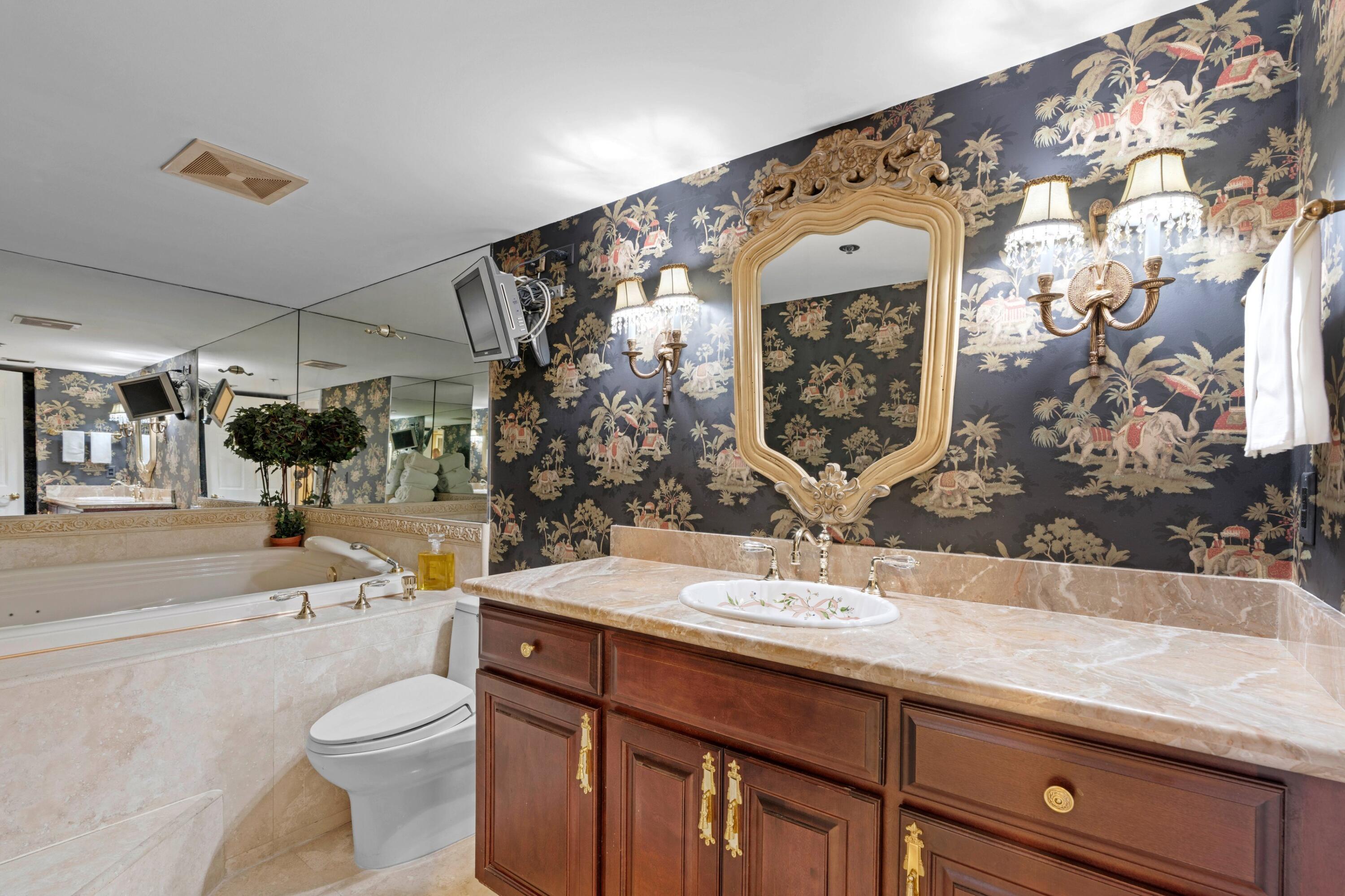 MAJESTIC TOWERS I CONDO - Residential