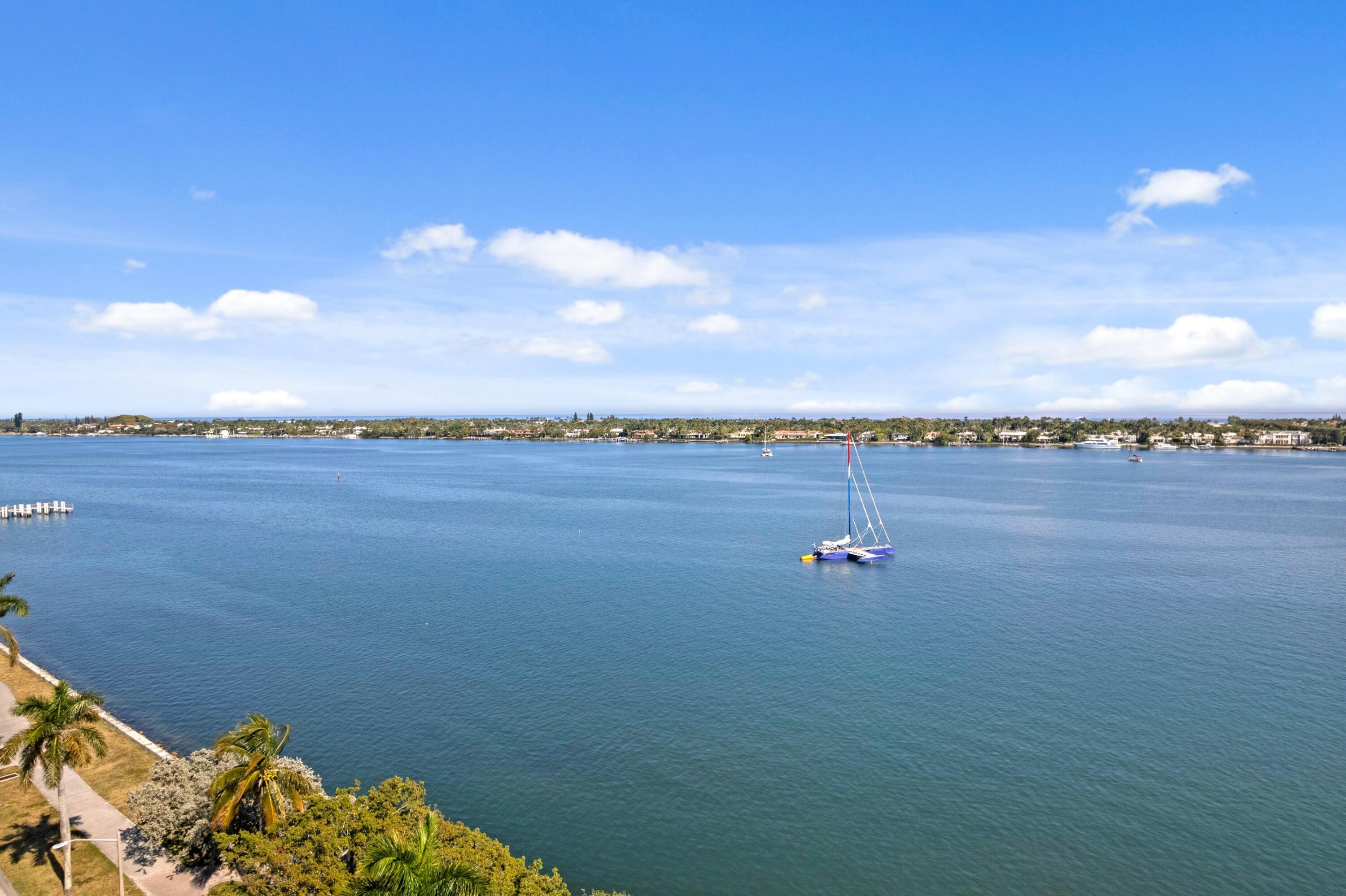 MAJESTIC TOWERS I CONDO - Residential