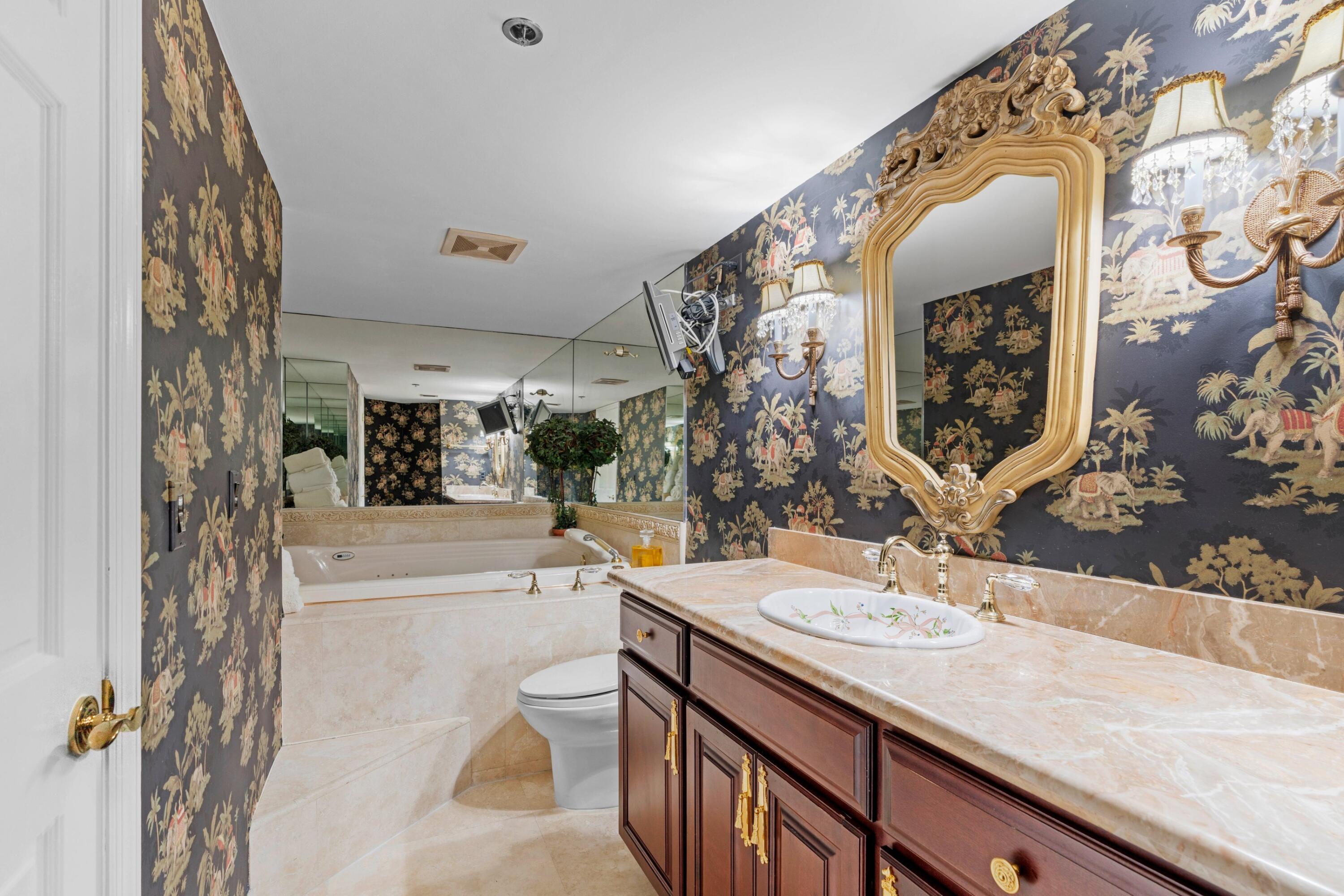 MAJESTIC TOWERS I CONDO - Residential