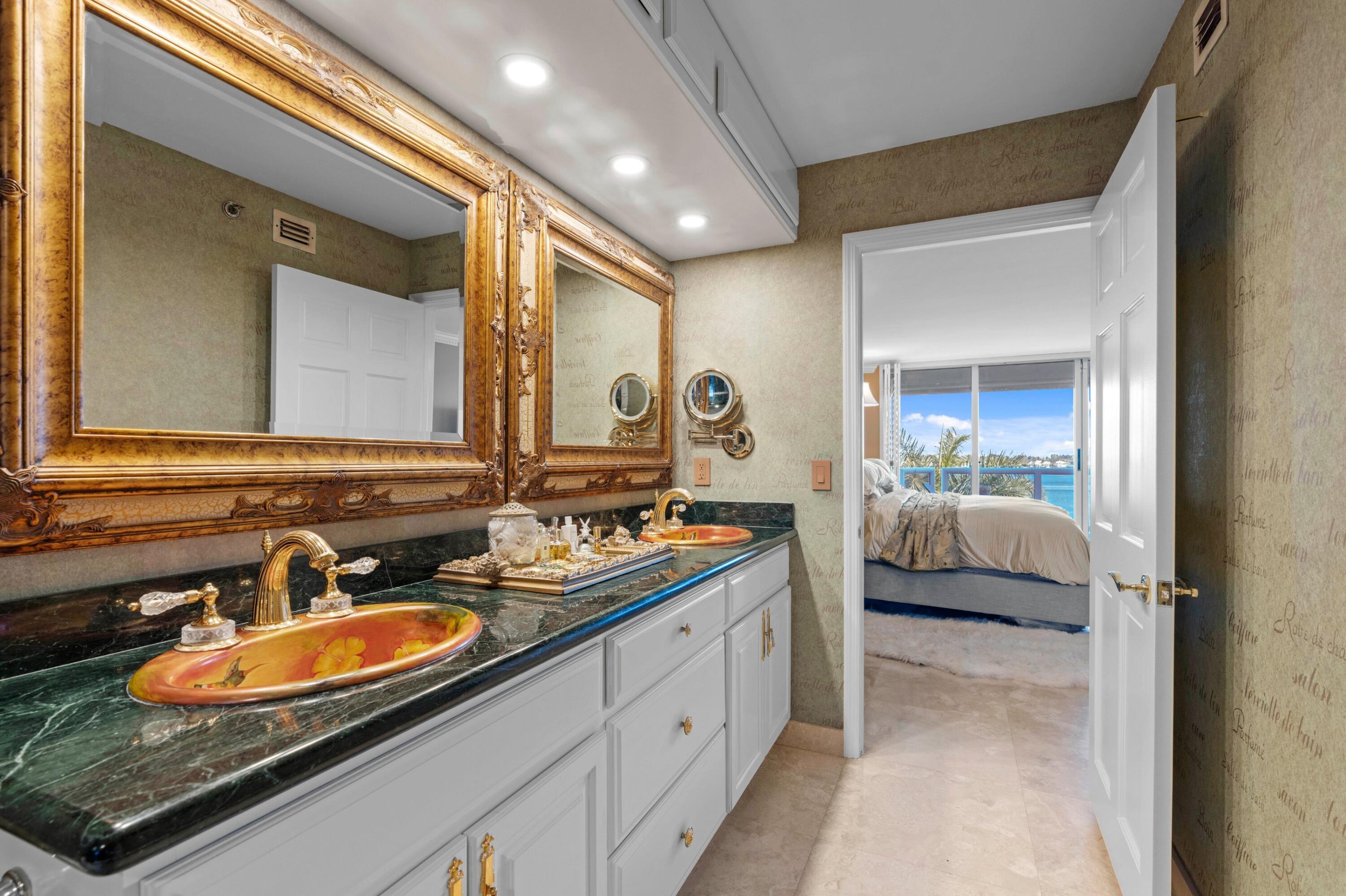 MAJESTIC TOWERS I CONDO - Residential