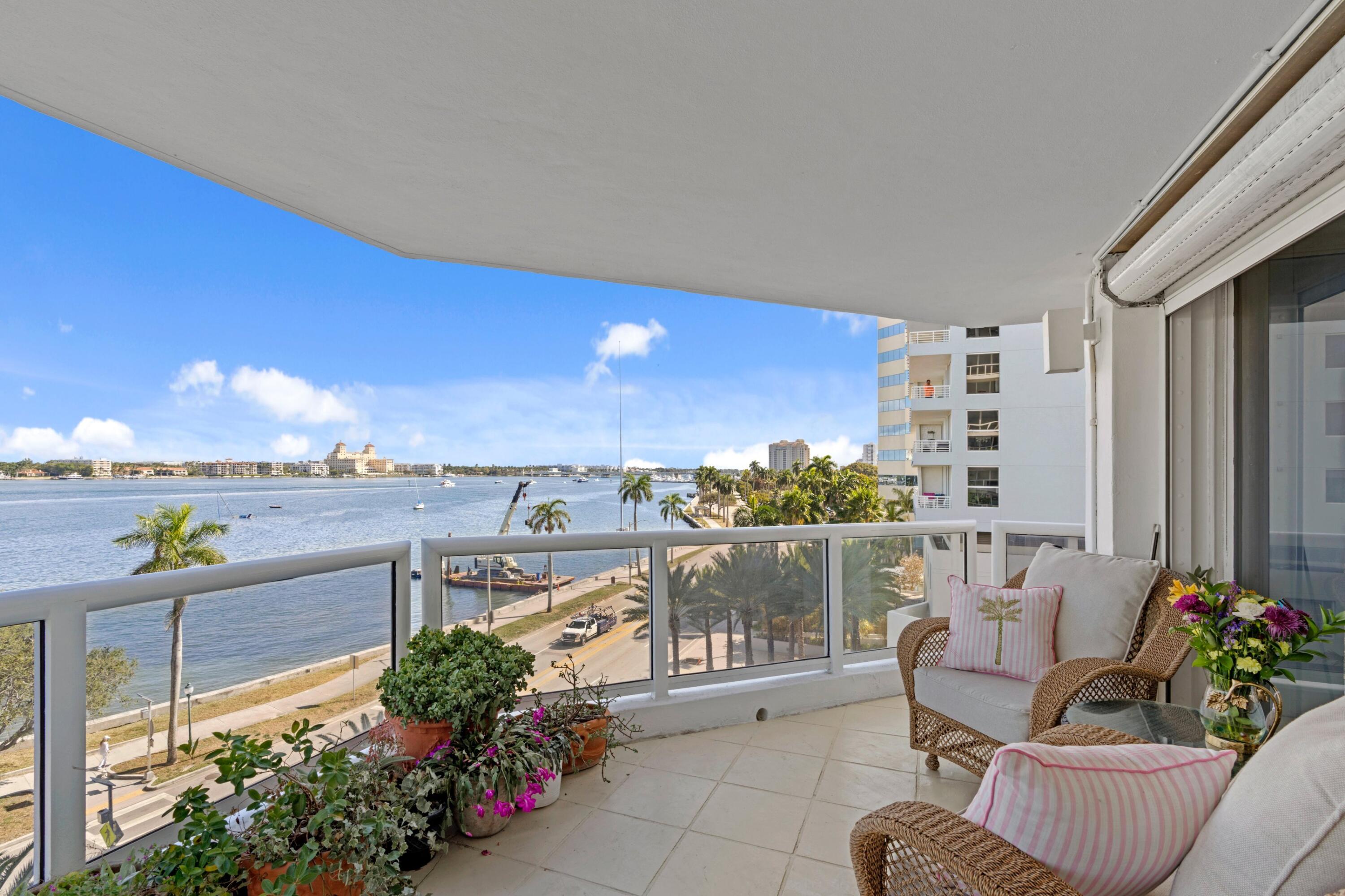 MAJESTIC TOWERS I CONDO - Residential