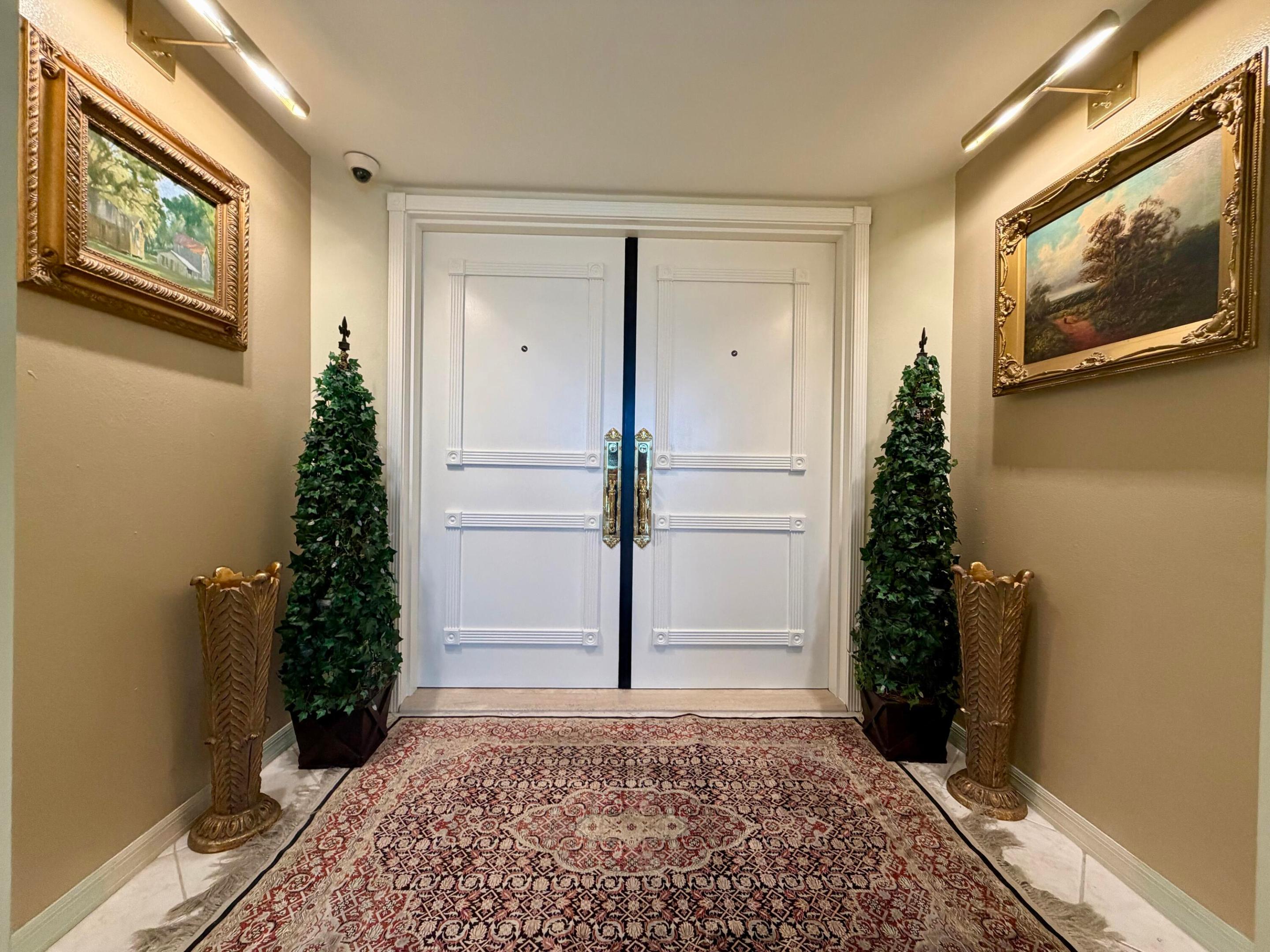 MAJESTIC TOWERS I CONDO - Residential