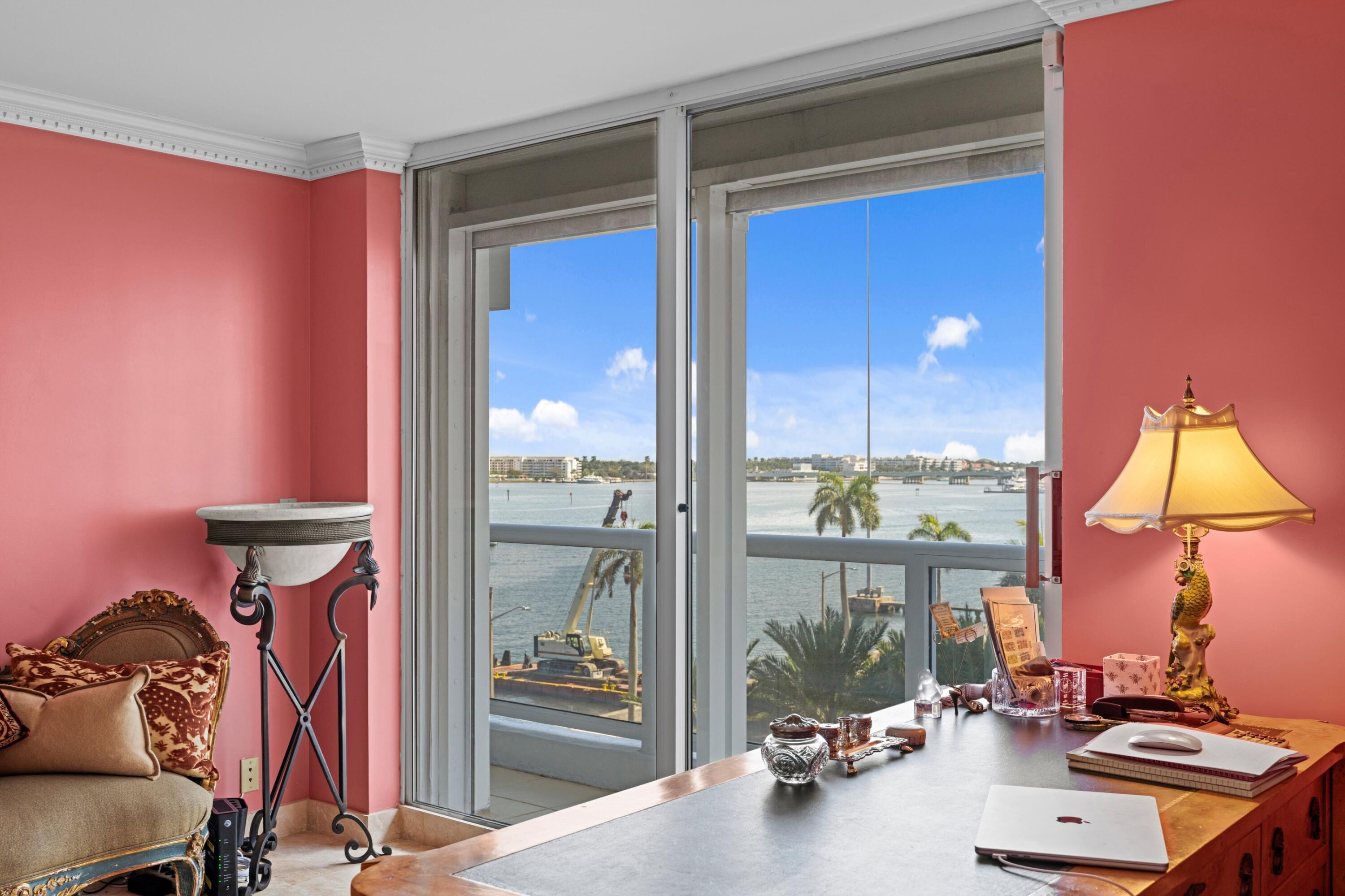 MAJESTIC TOWERS I CONDO - Residential