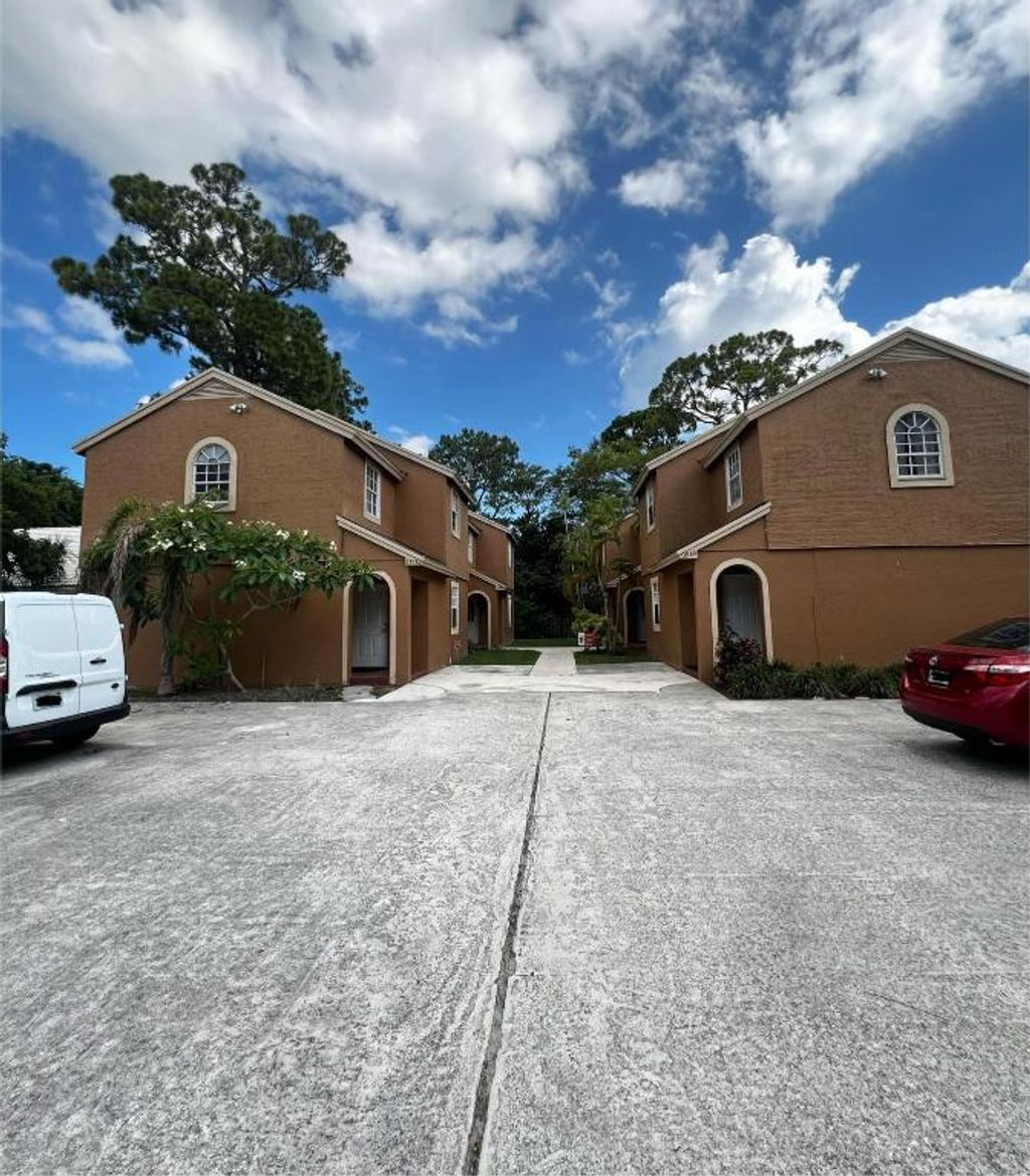 Photo of 13984 Morning Glory Drive, Wellington, FL 33414 (MLS # R10995850)