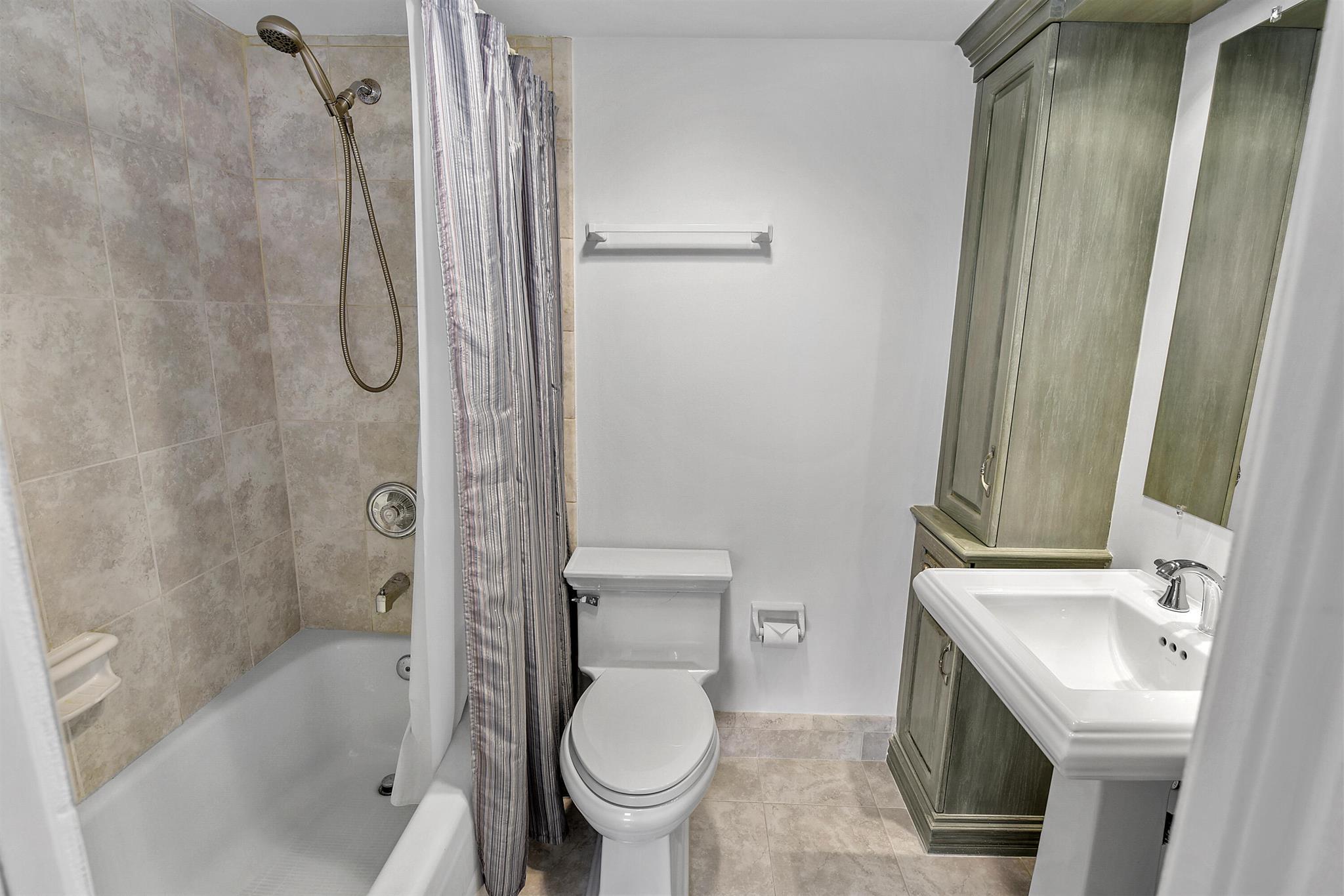 SEAGATE OF HIGHLAND CONDO - Residential
