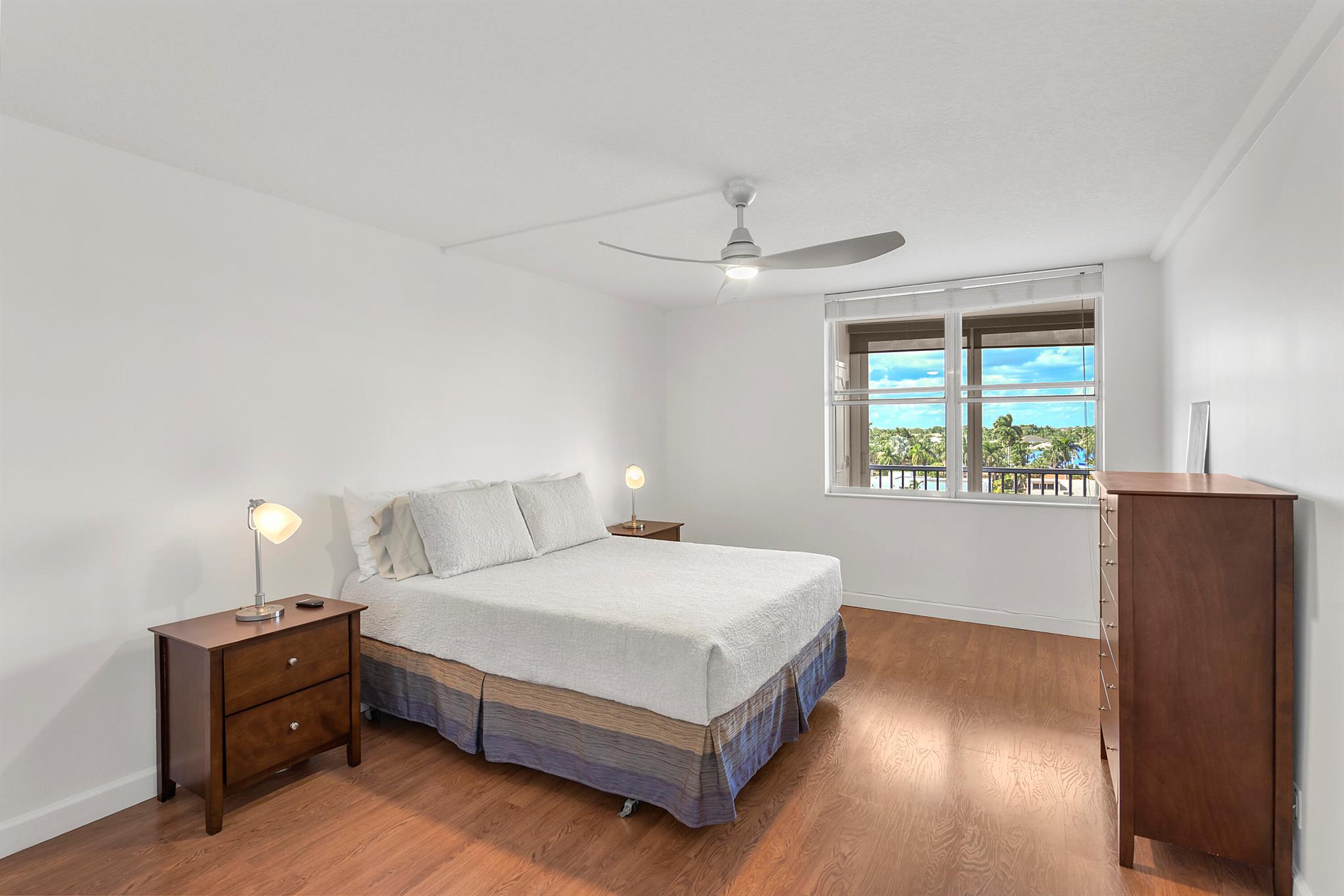 SEAGATE OF HIGHLAND CONDO - Residential