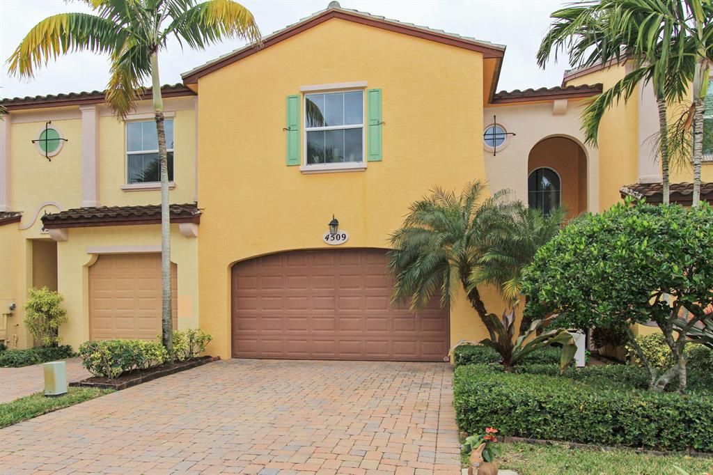 Photo of 4509 Mediterranean Circle, Palm Beach Gardens, FL 33418 (MLS # R10695359)