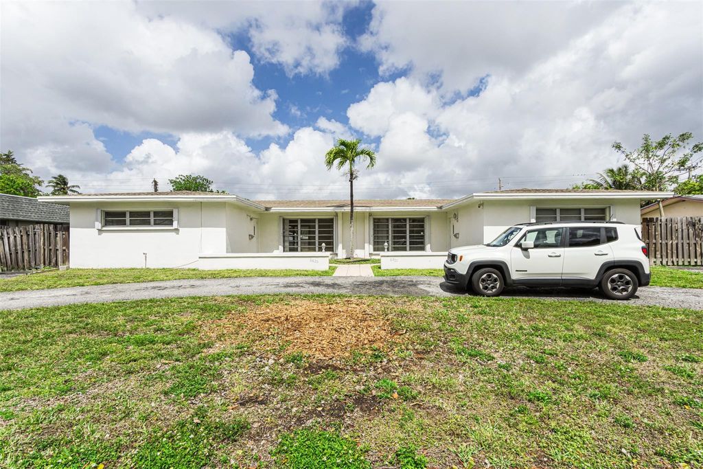 Photo of 68216825 NW 11th Place #6825, Plantation, FL 33313 (MLS # F10555497)