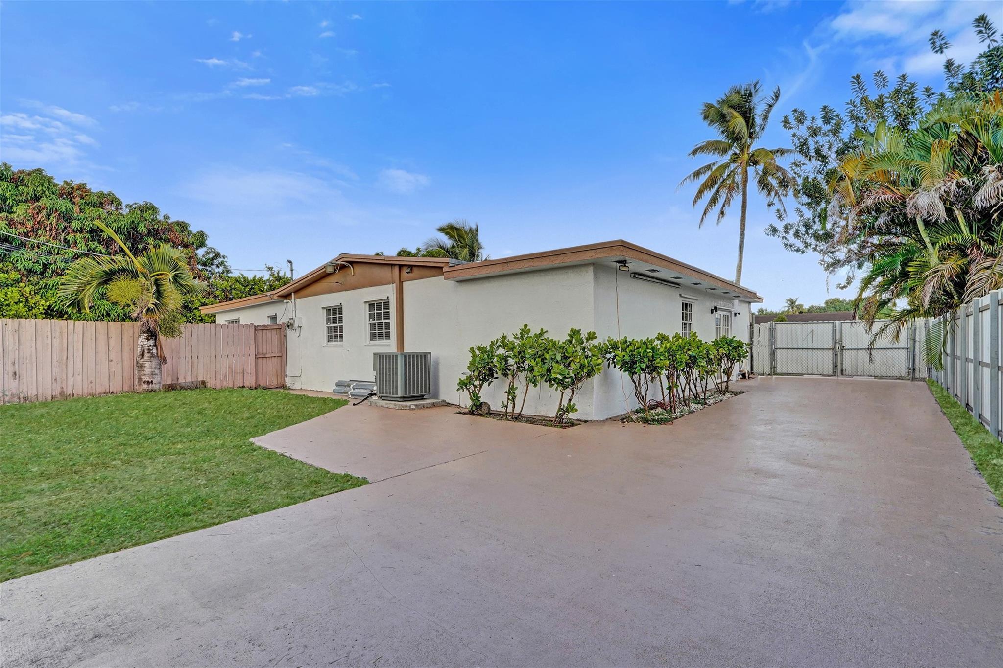 CAROL CITY RED ROAD MANOR - Residential