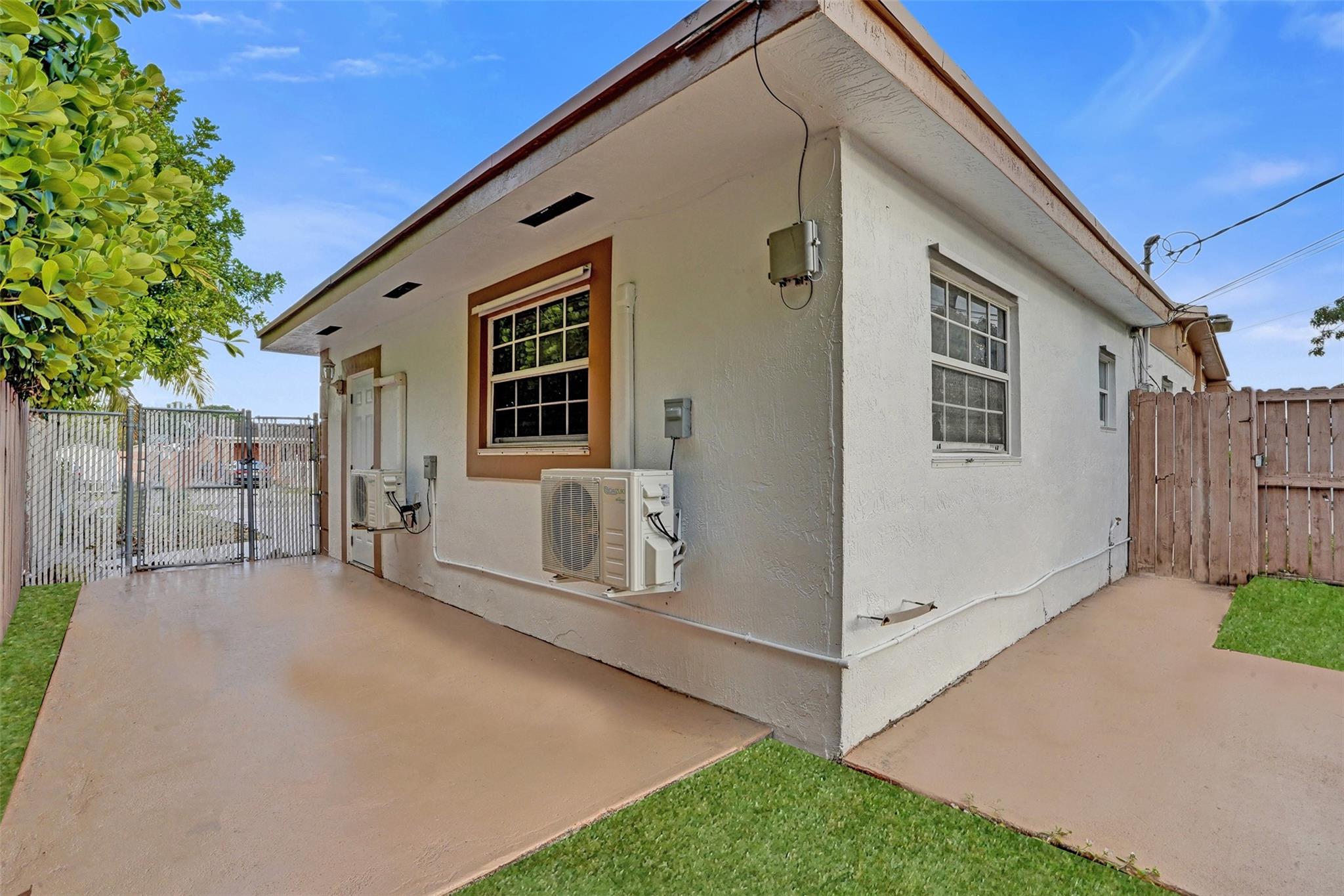 CAROL CITY RED ROAD MANOR - Residential