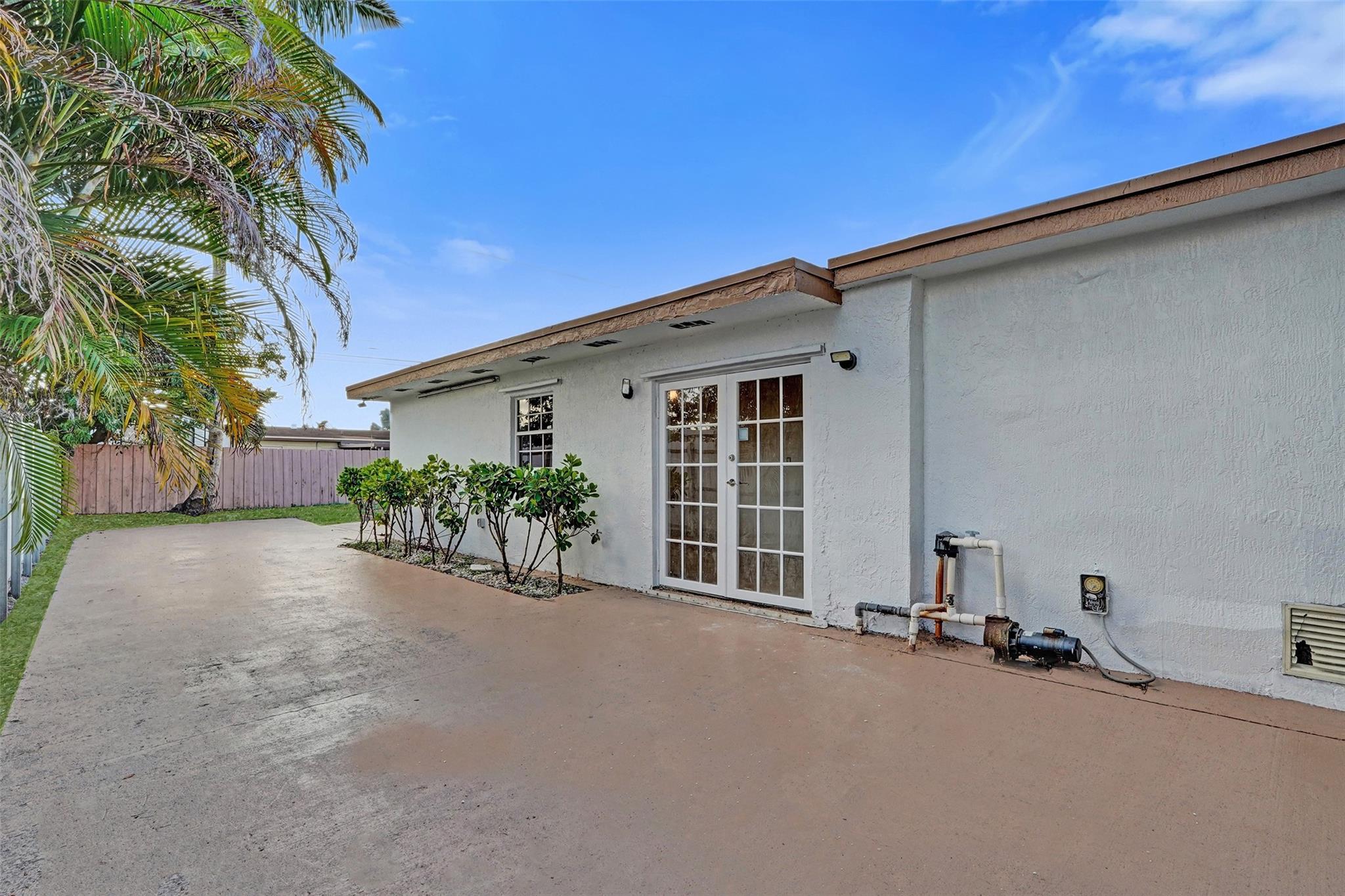 CAROL CITY RED ROAD MANOR - Residential