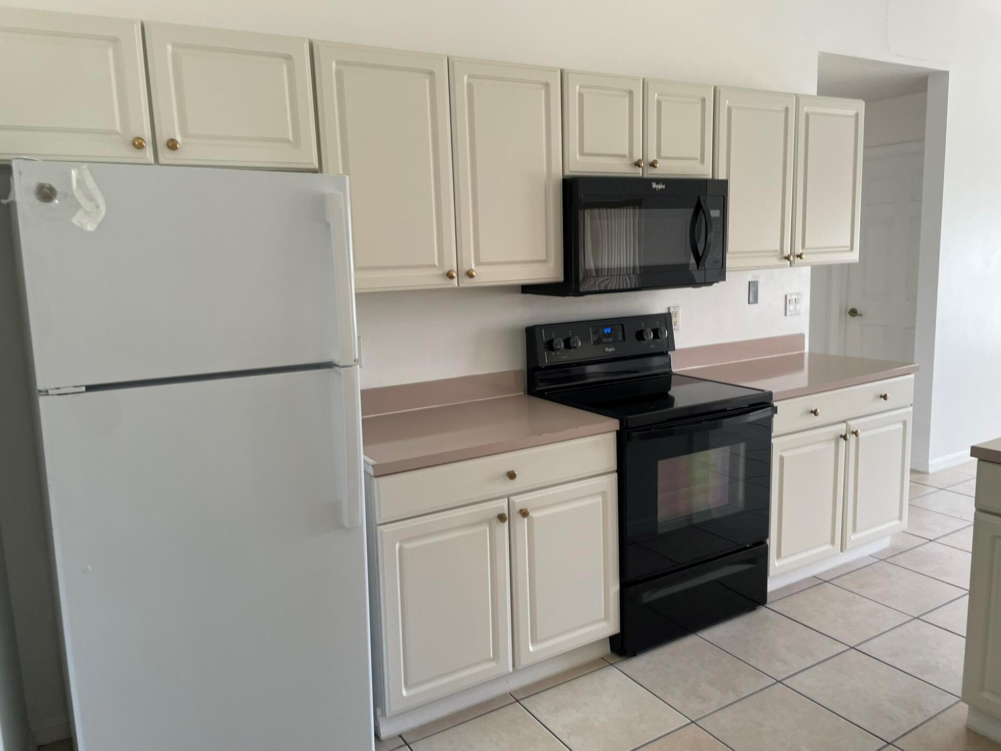 PORT ST LUCIE SEC 43-SELV - Residential Lease