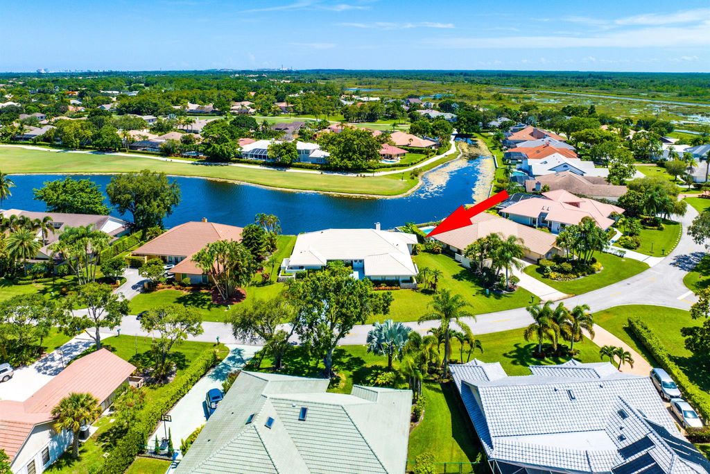 Photo of 66 Dunbar Road, Palm Beach Gardens, FL 33418 (MLS # R11005950)