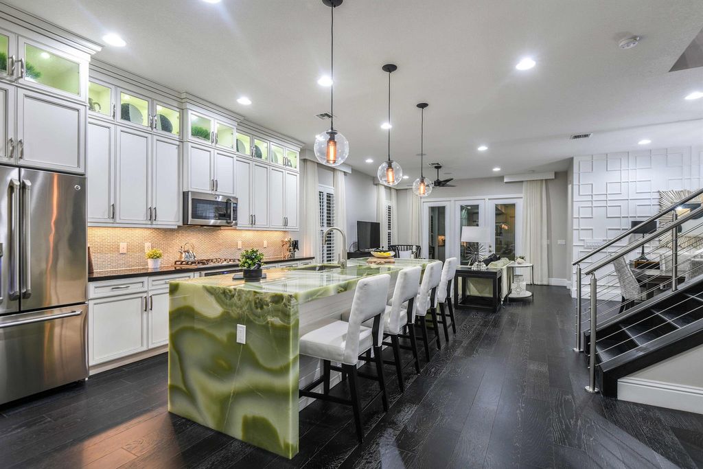 Photo of 1026 Faulkner Terrace, Palm Beach Gardens, FL 33418 (MLS # R10902536)