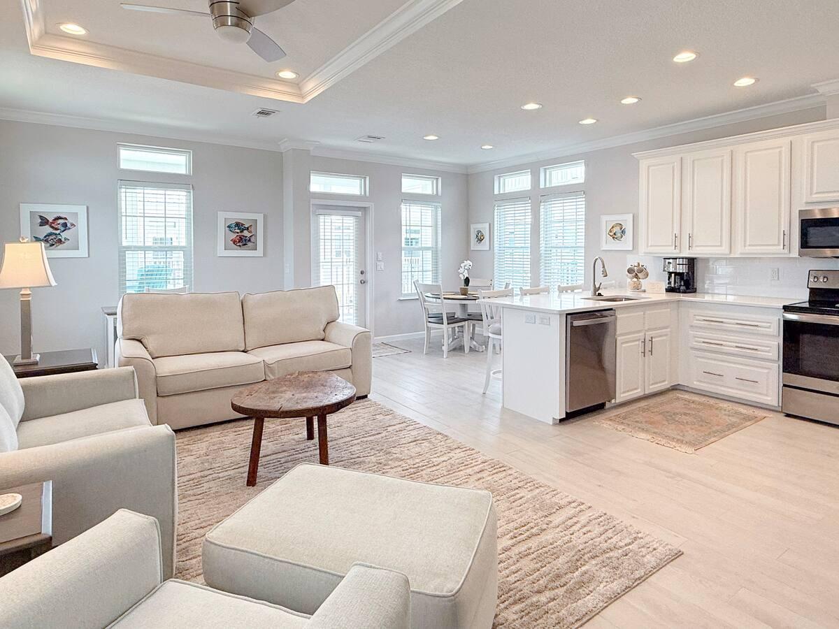 OCEAN BREEZE RESORT - Residential Lease