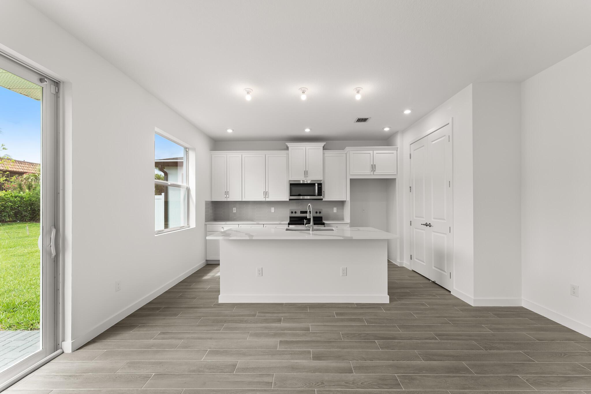 7262 Lenora Lane