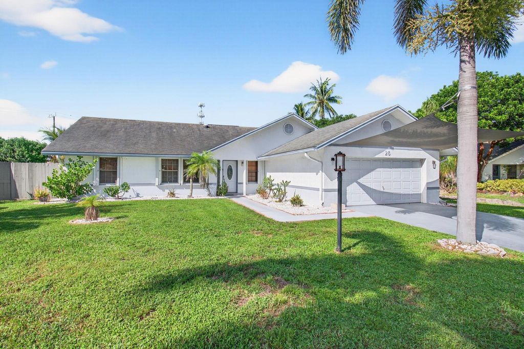 Photo of 25 Cedar Circle, Boynton Beach, FL 33436 (MLS # R11118642)