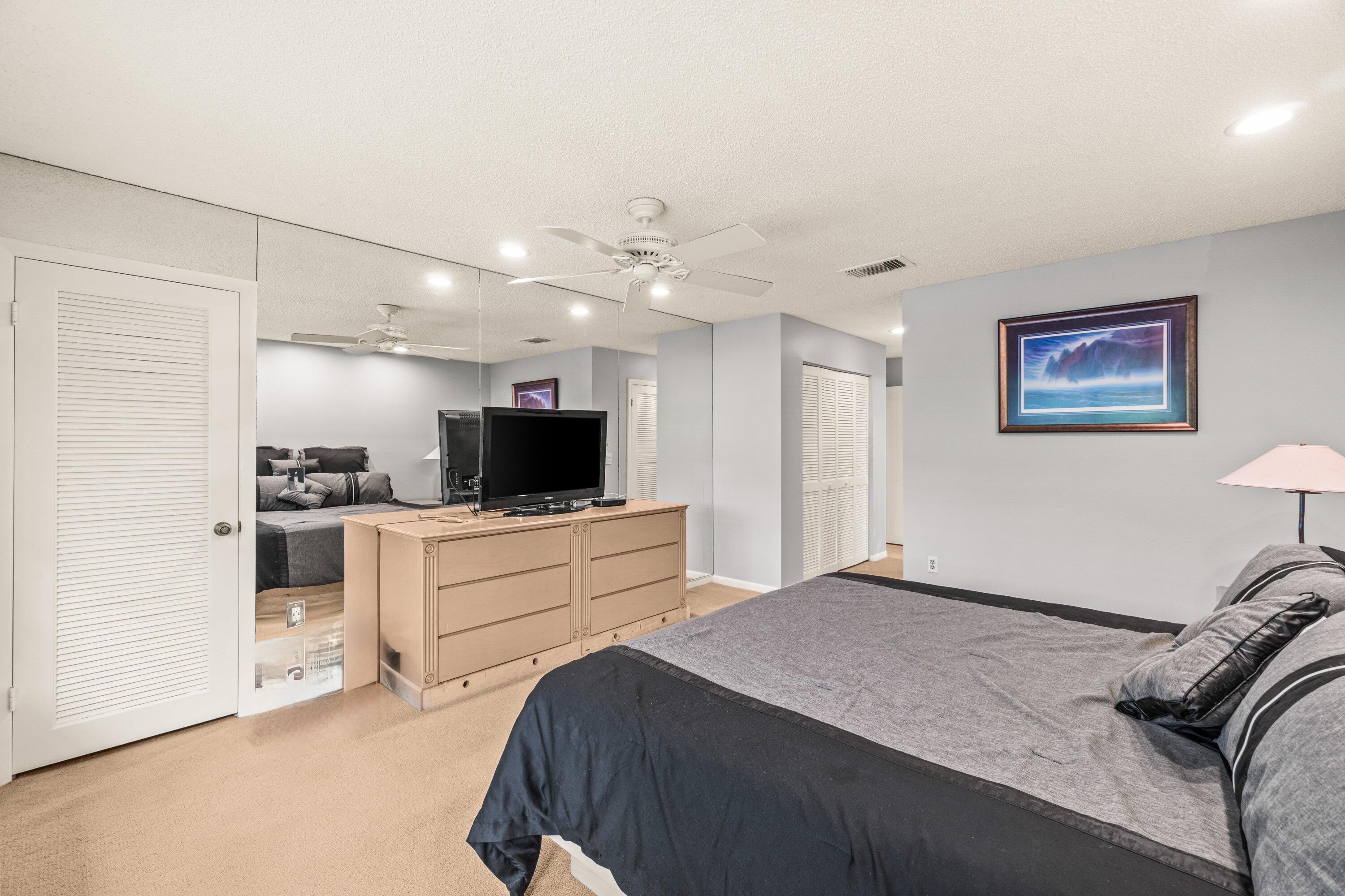 STRATFORD AT HUNTERS RUN CONDO - Residential