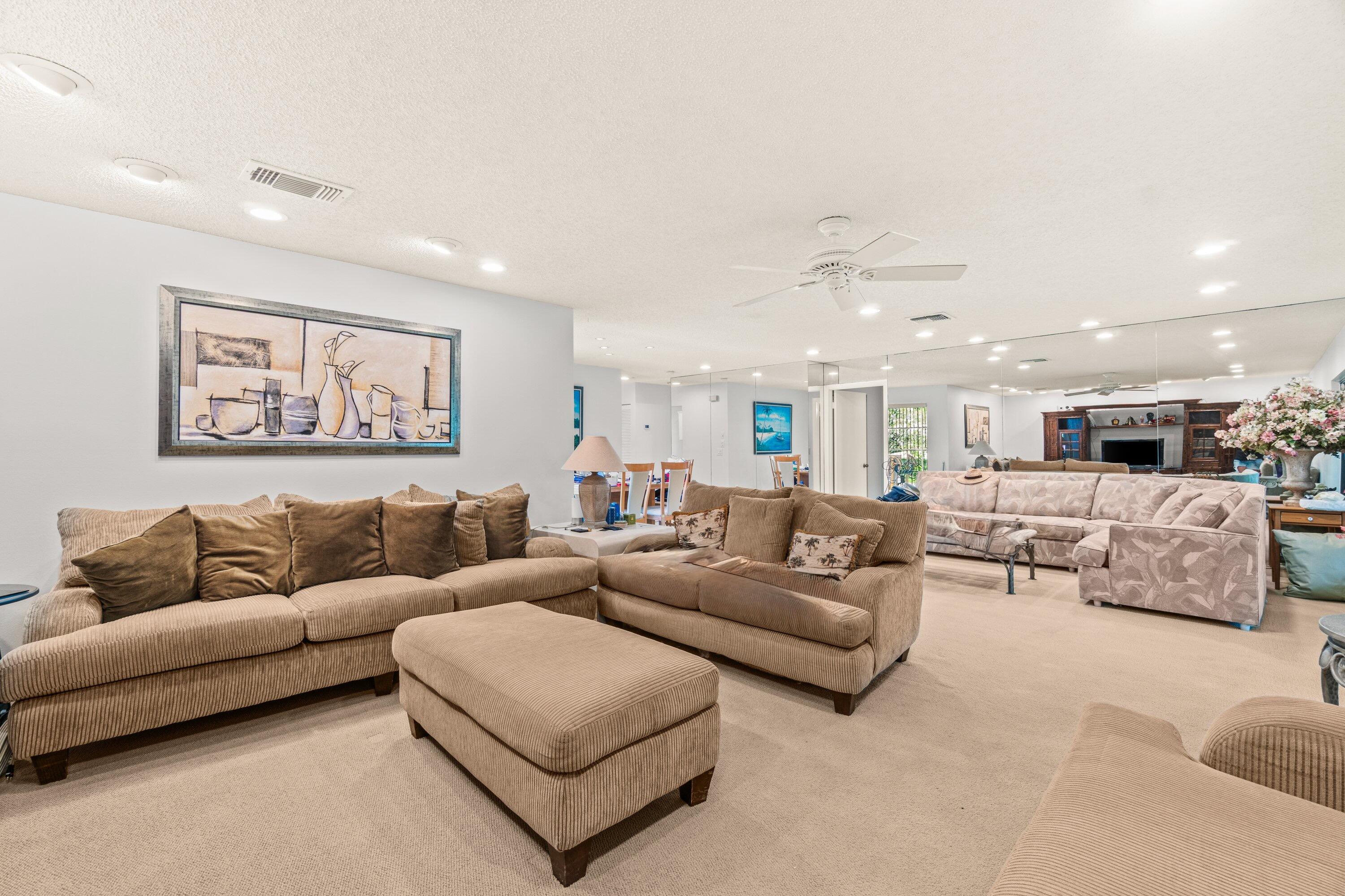 STRATFORD AT HUNTERS RUN CONDO - Residential