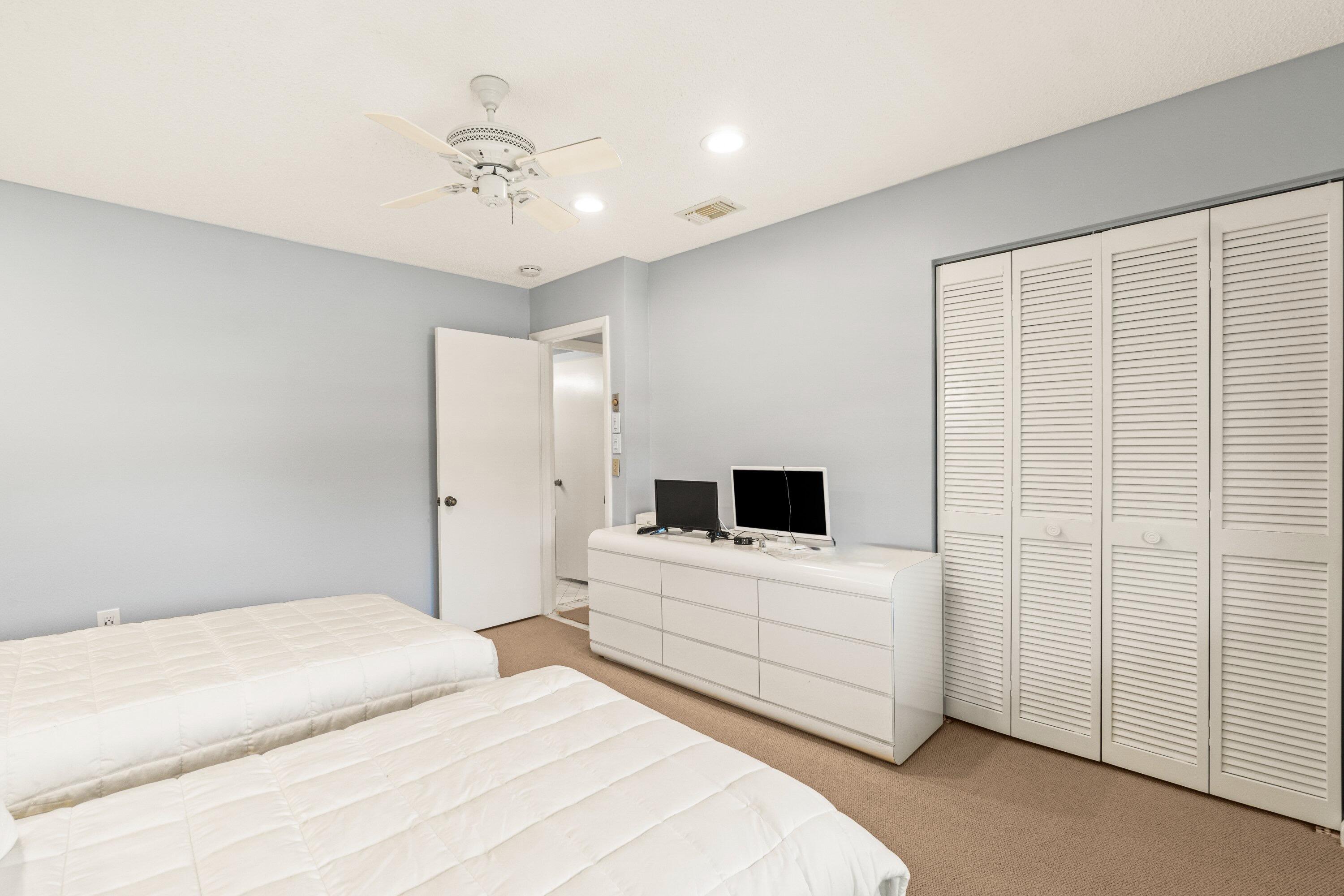 STRATFORD AT HUNTERS RUN CONDO - Residential