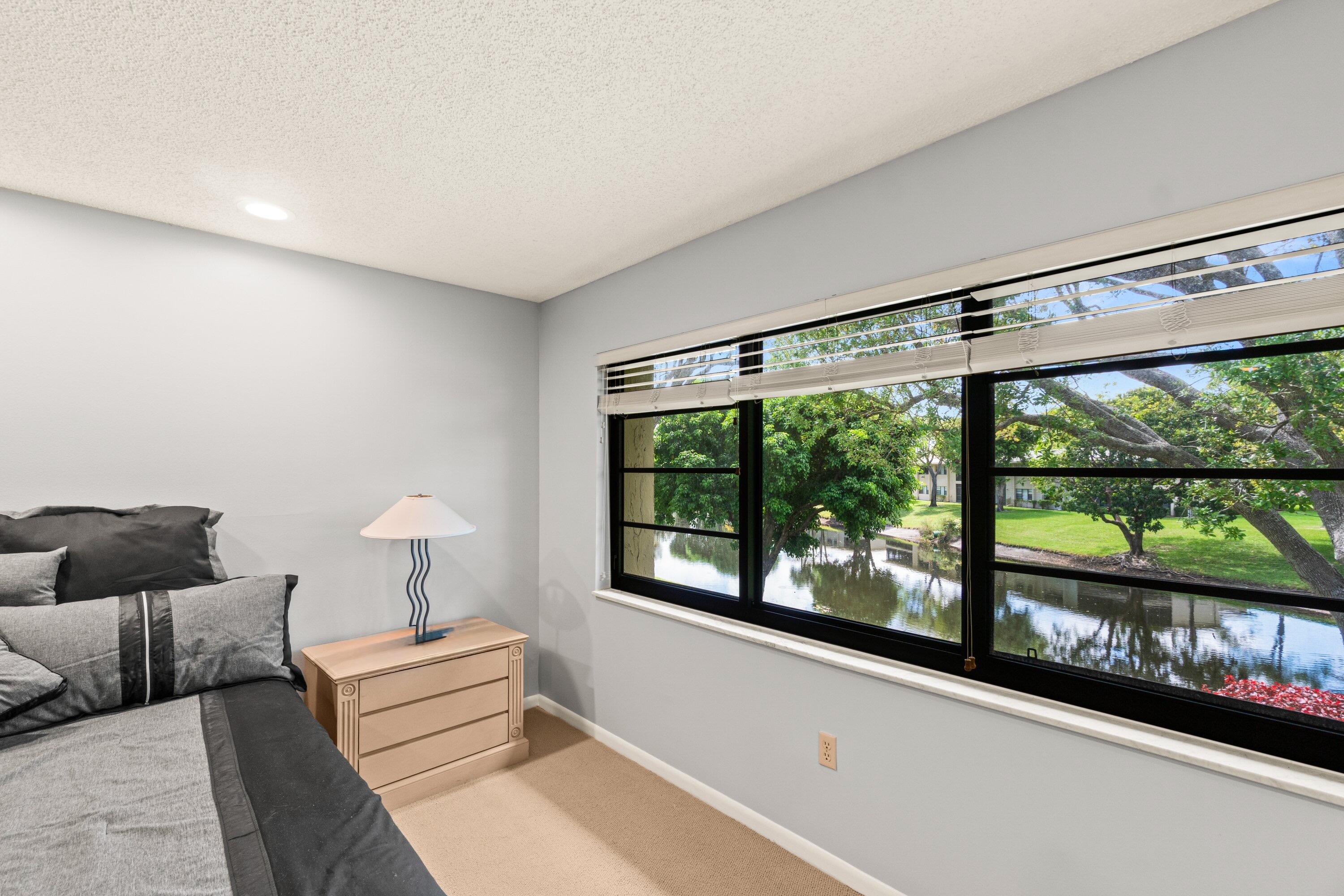 STRATFORD AT HUNTERS RUN CONDO - Residential