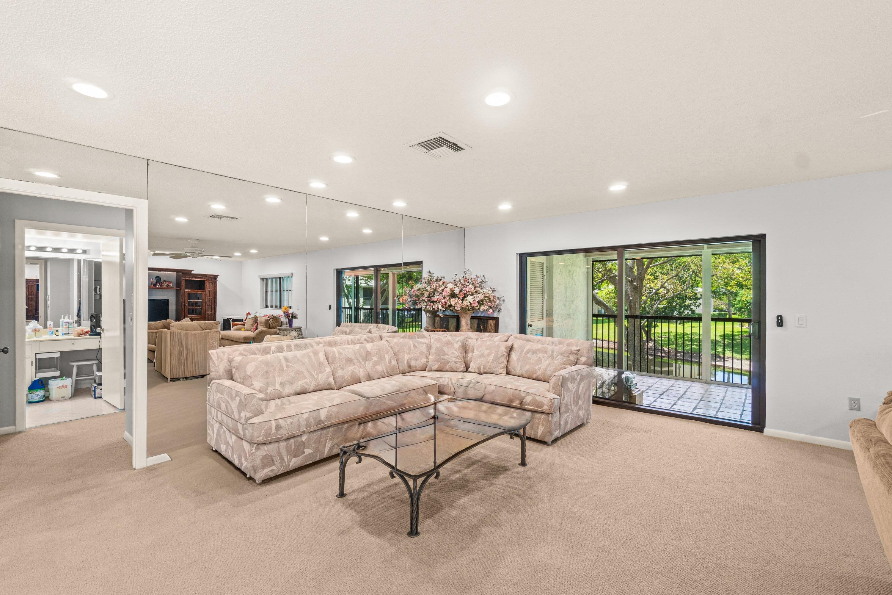 STRATFORD AT HUNTERS RUN CONDO - Residential