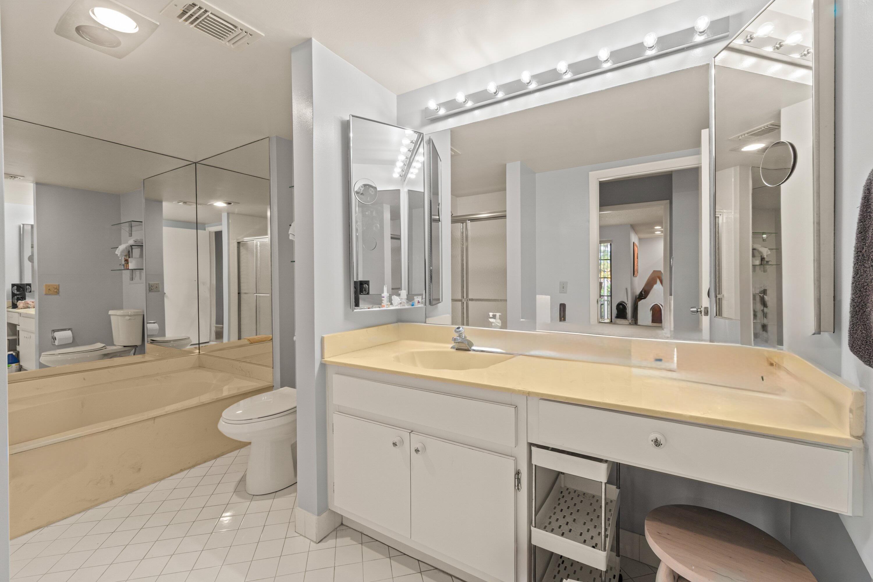 STRATFORD AT HUNTERS RUN CONDO - Residential