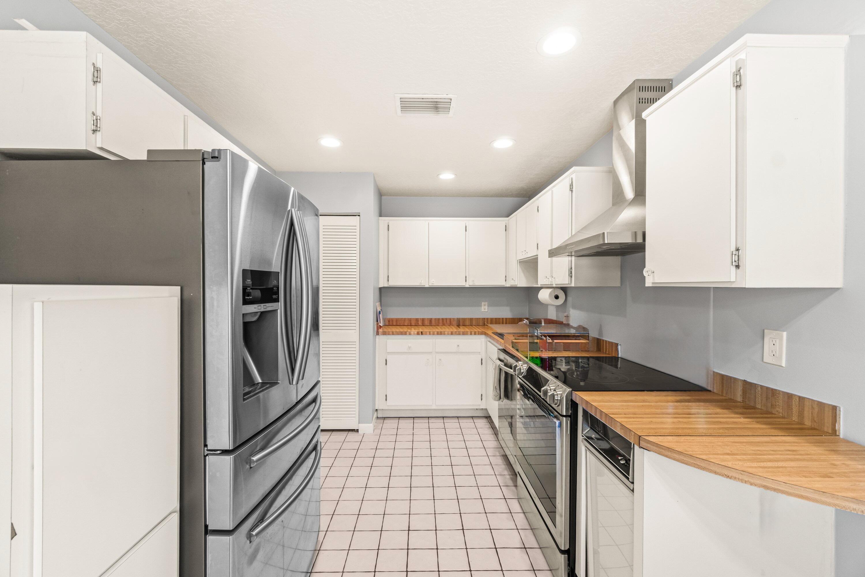 STRATFORD AT HUNTERS RUN CONDO - Residential