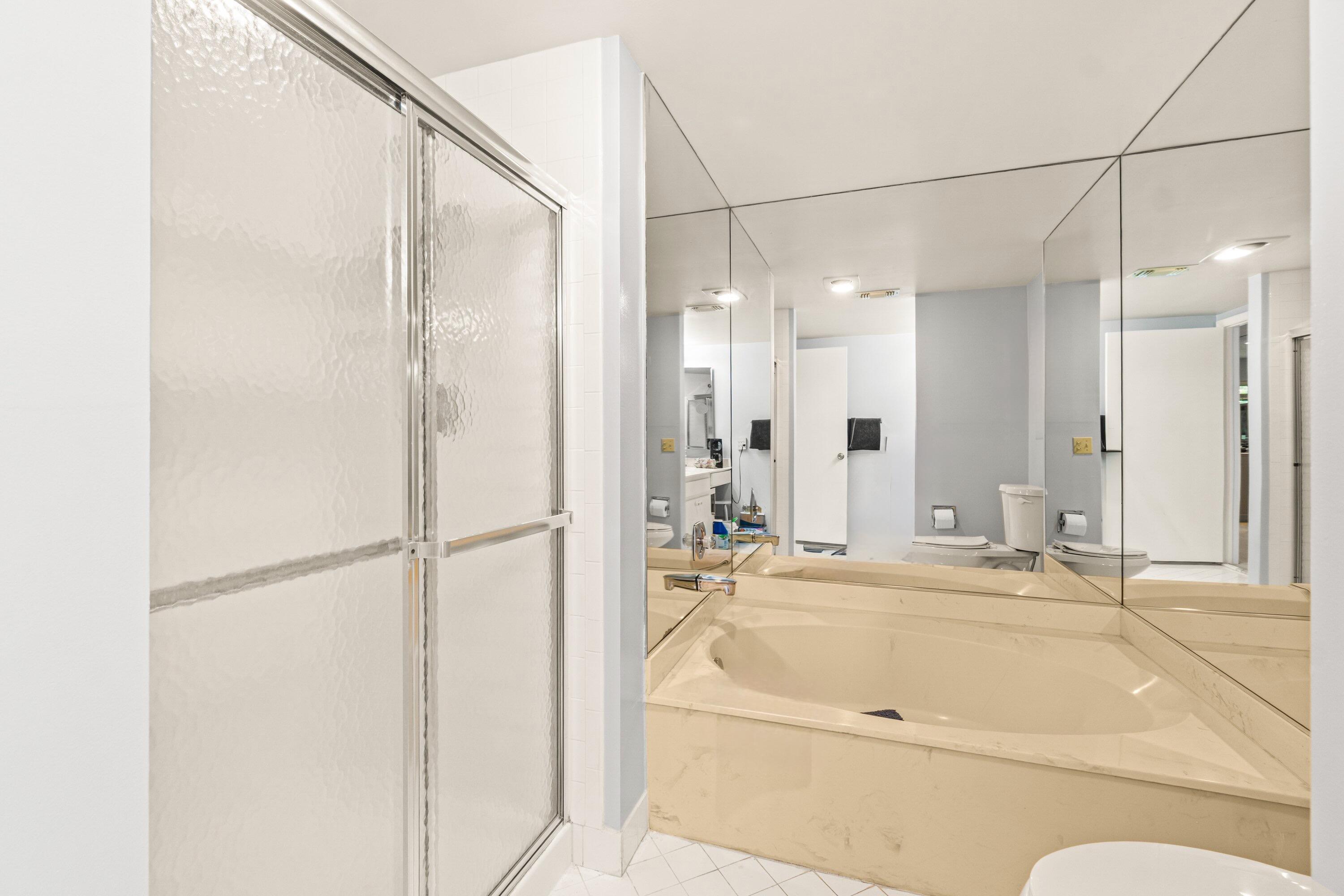 STRATFORD AT HUNTERS RUN CONDO - Residential