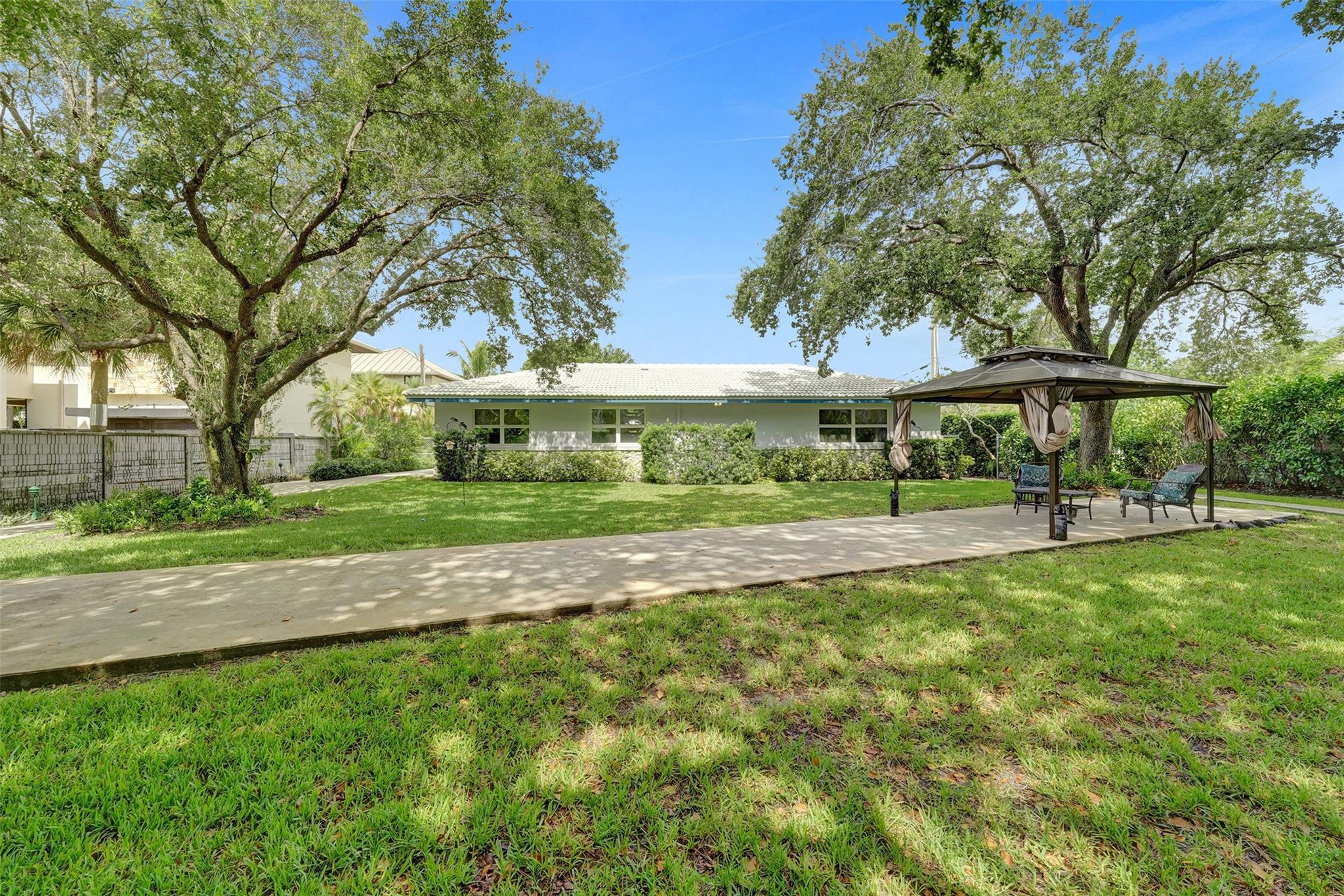 2600 NE 21 Street