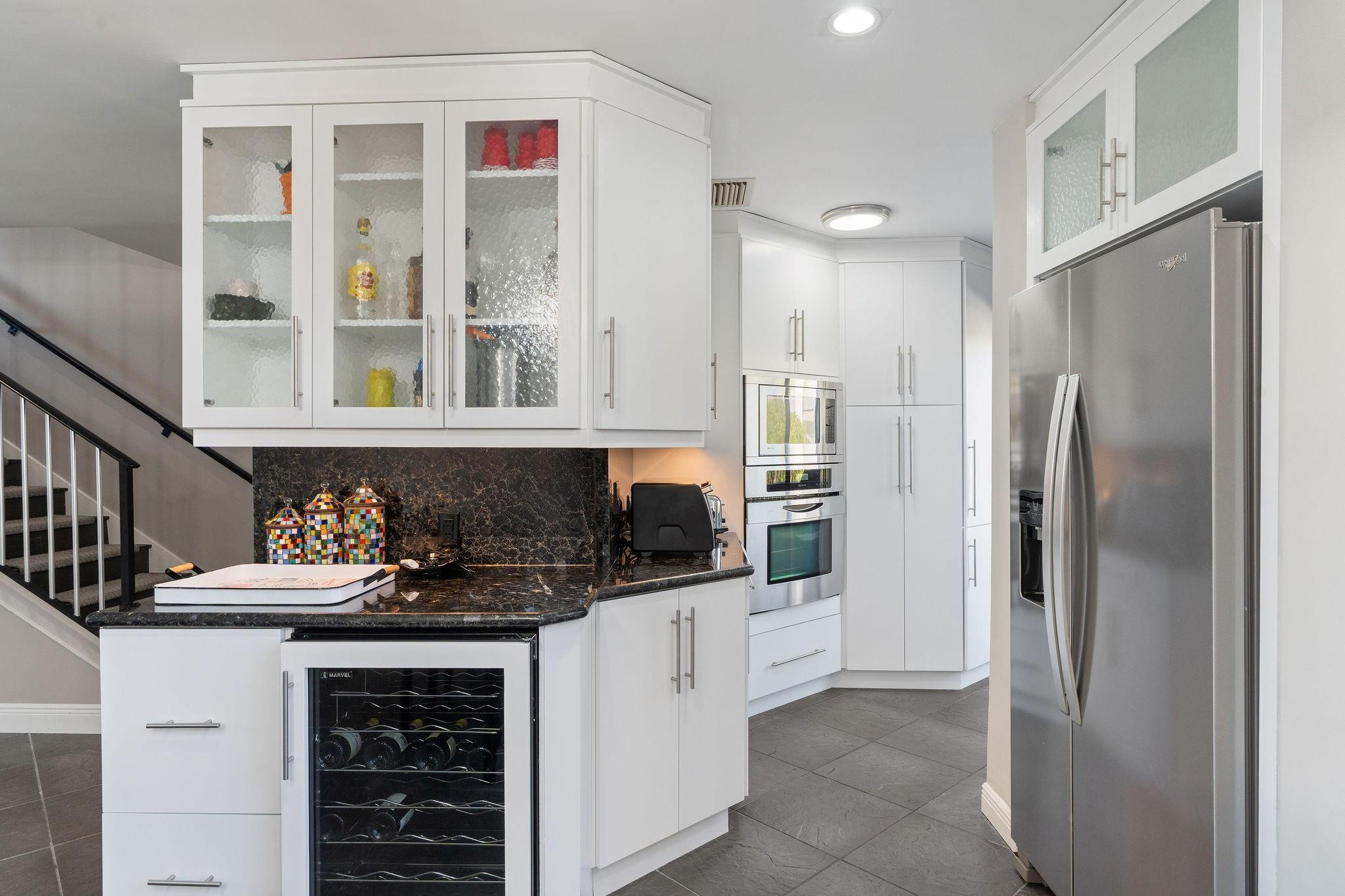 PORTSIDE YACHT CLUB - Residential Lease