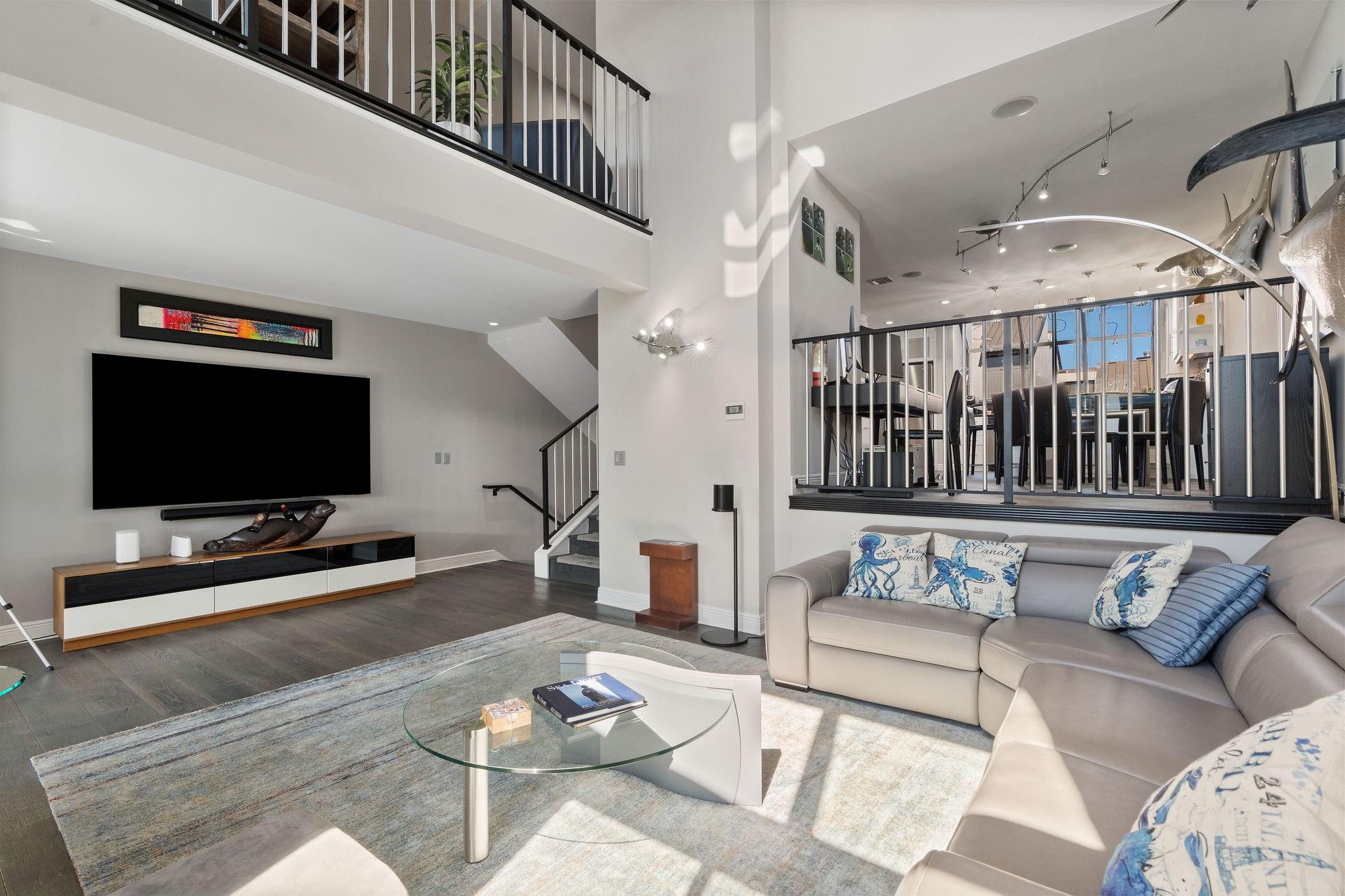 PORTSIDE YACHT CLUB - Residential Lease