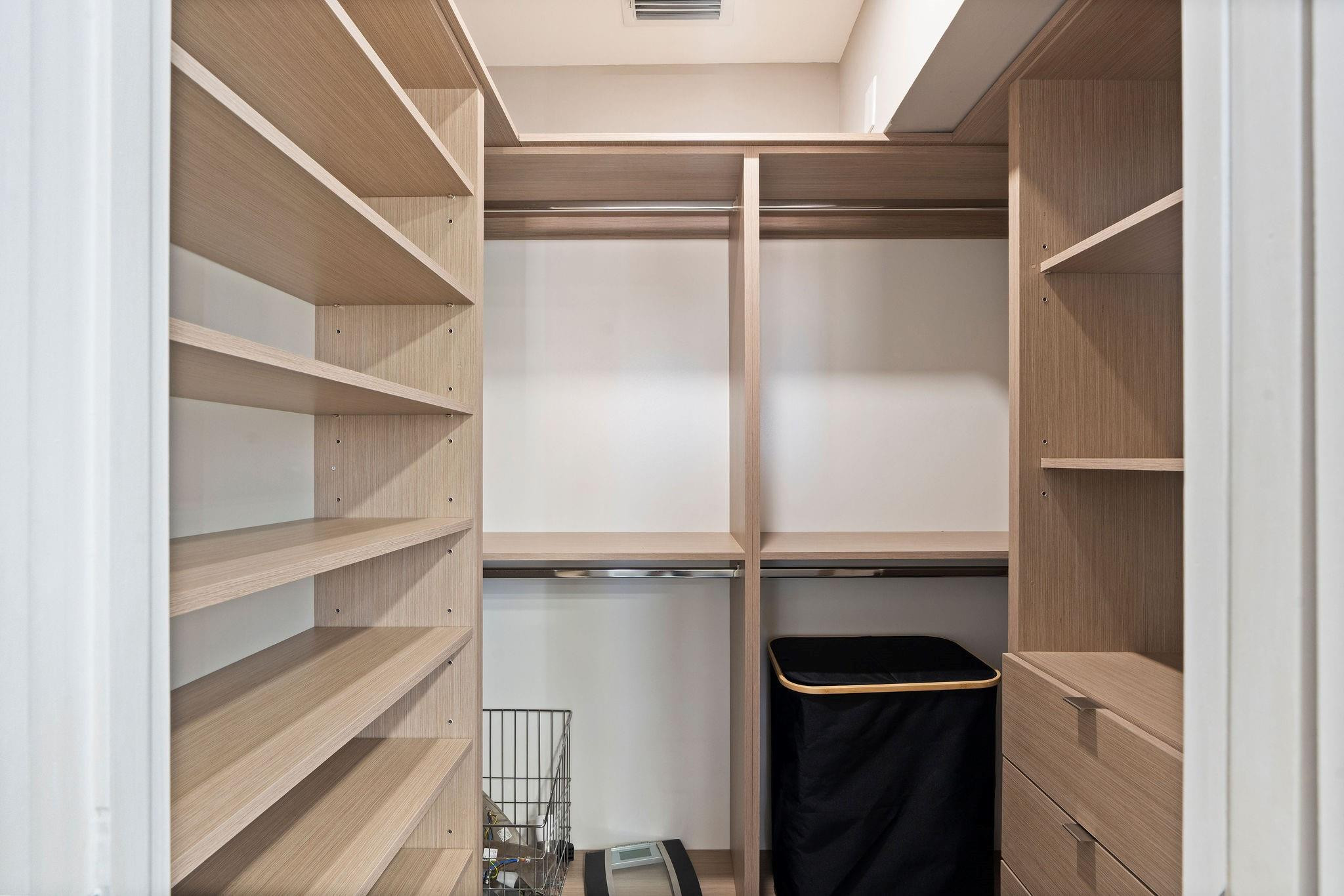 PORTSIDE YACHT CLUB - Residential Lease