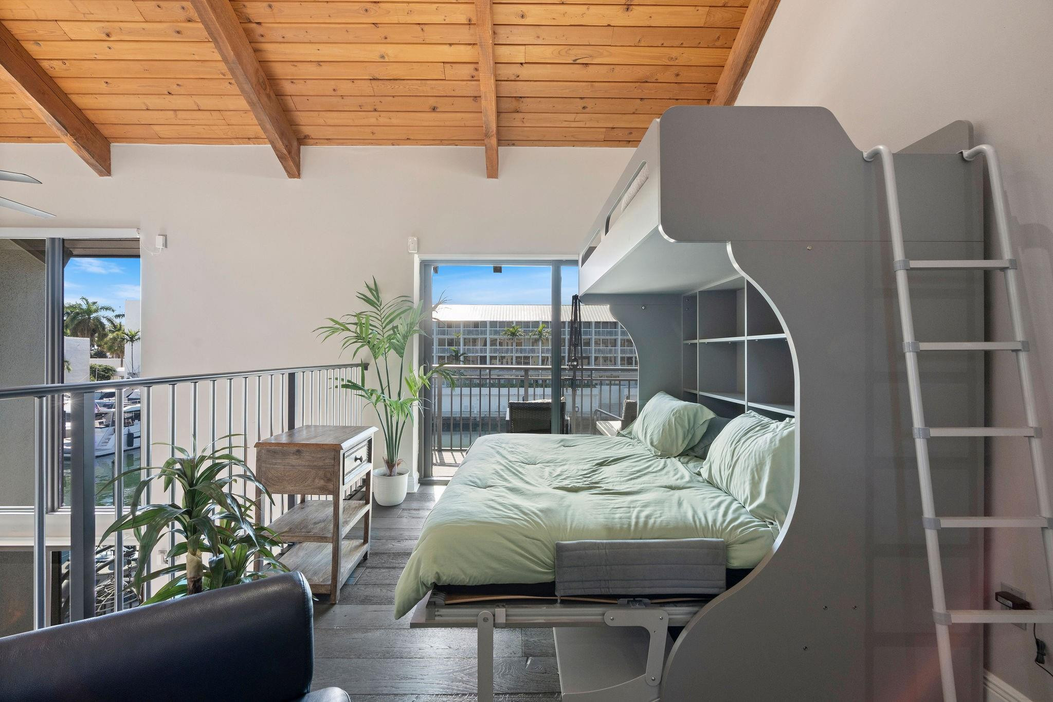 PORTSIDE YACHT CLUB - Residential Lease