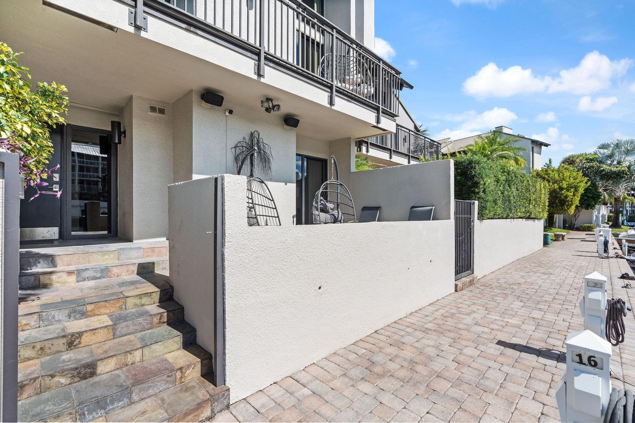 PORTSIDE YACHT CLUB - Residential Lease