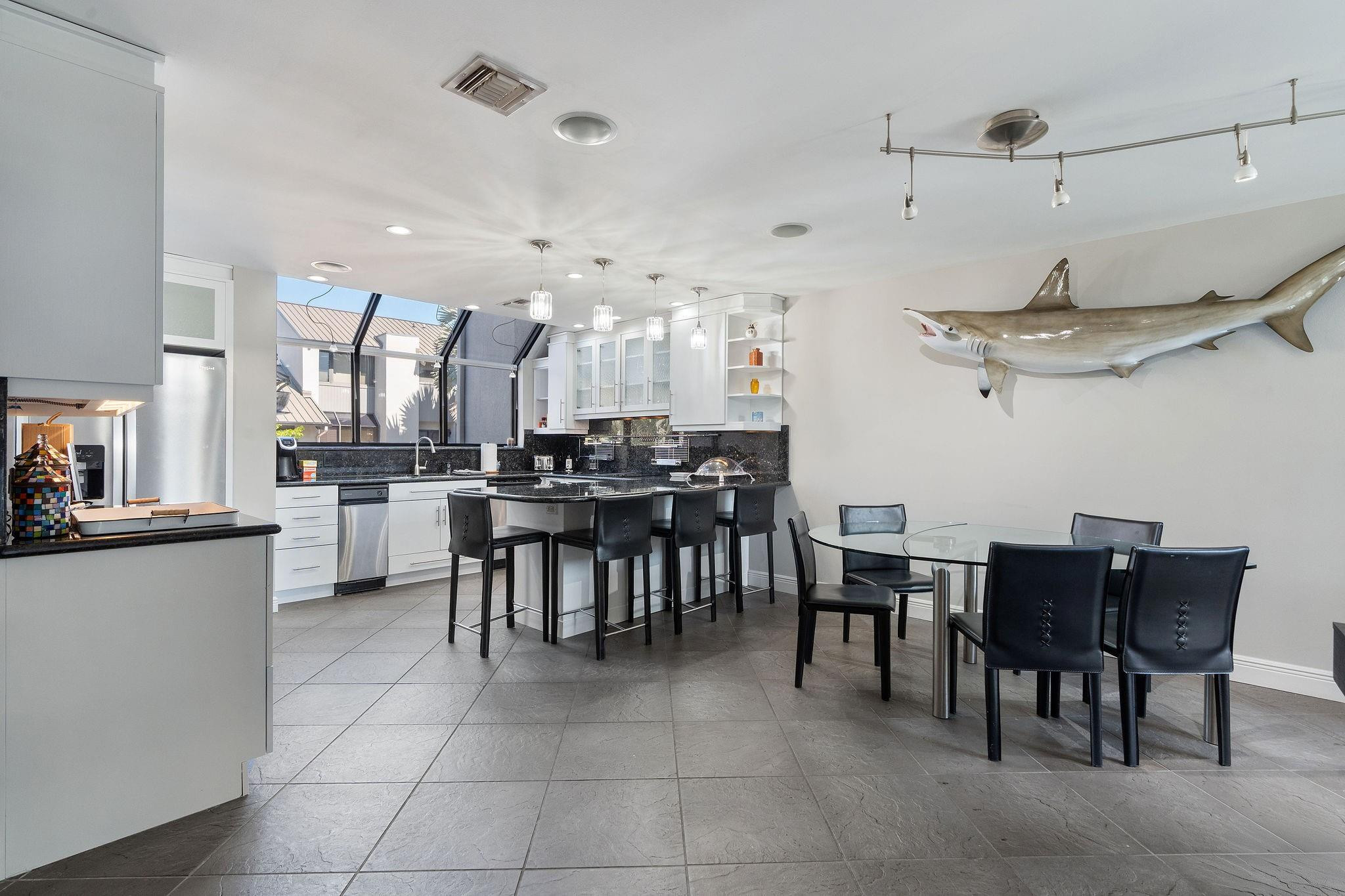 PORTSIDE YACHT CLUB - Residential Lease