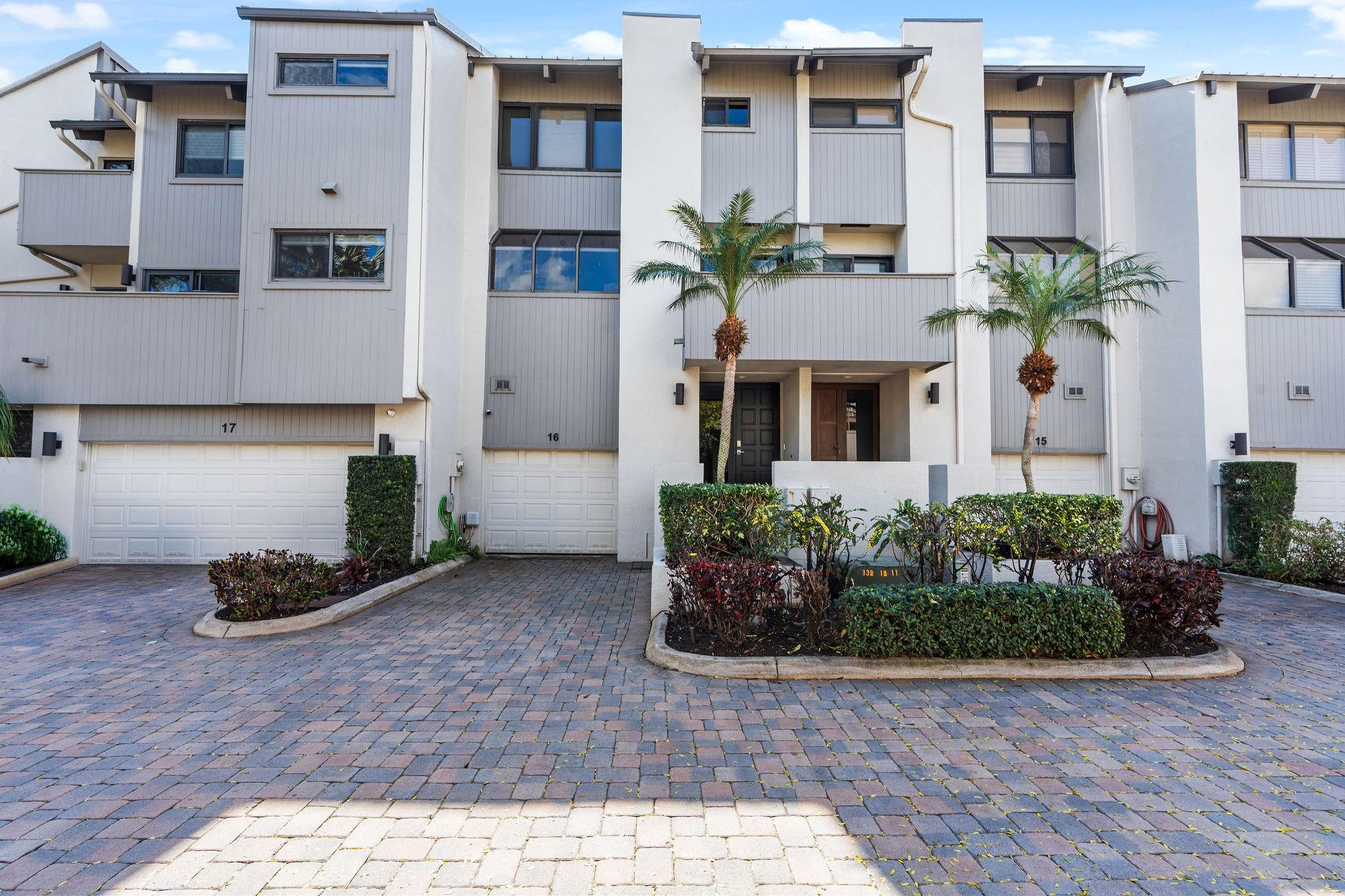 PORTSIDE YACHT CLUB - Residential Lease