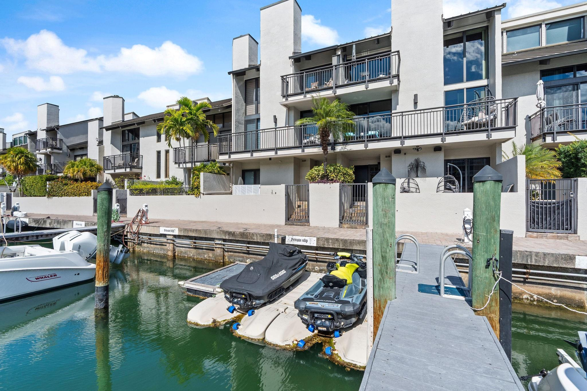 PORTSIDE YACHT CLUB - Residential Lease