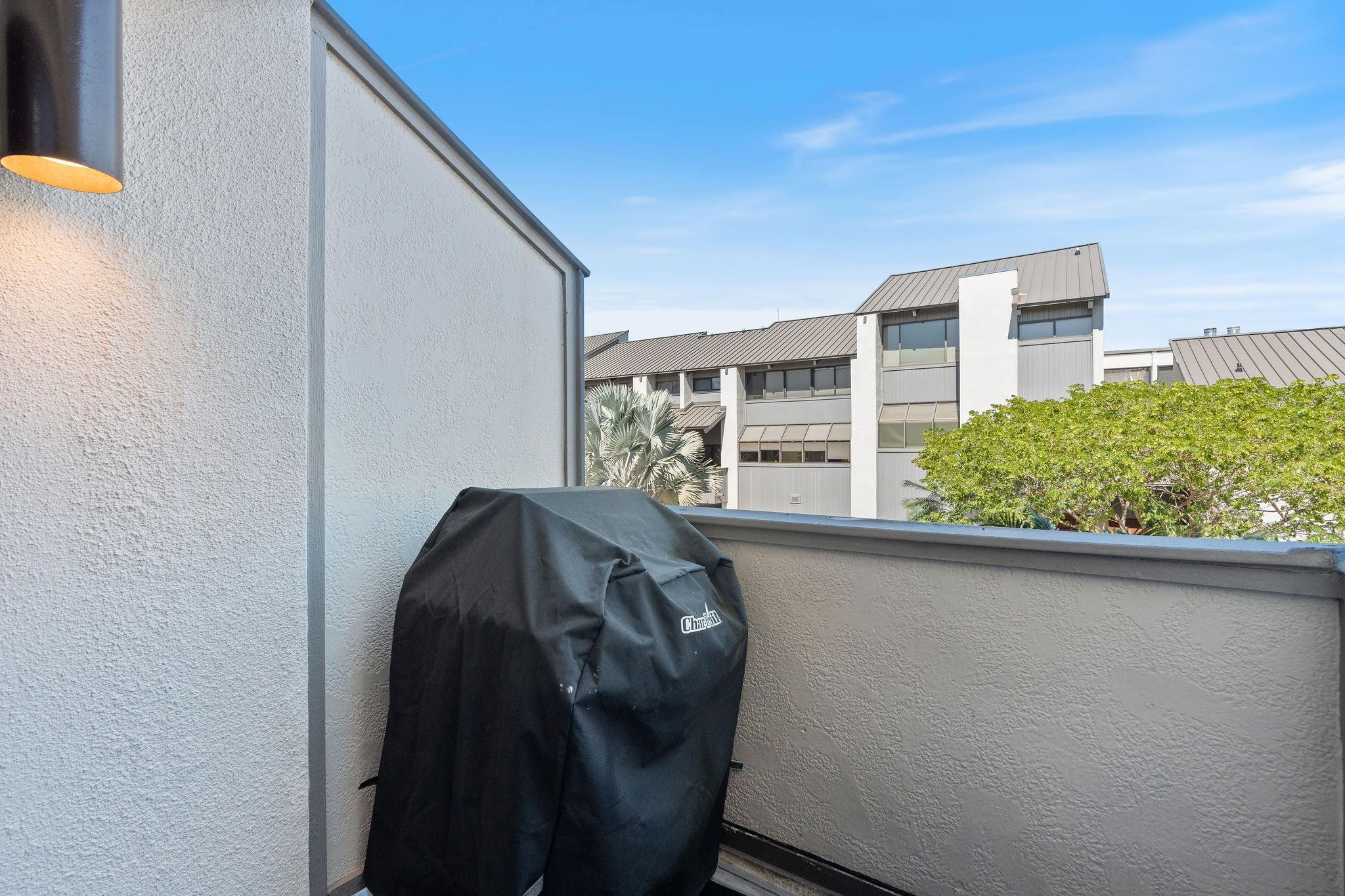 PORTSIDE YACHT CLUB - Residential Lease