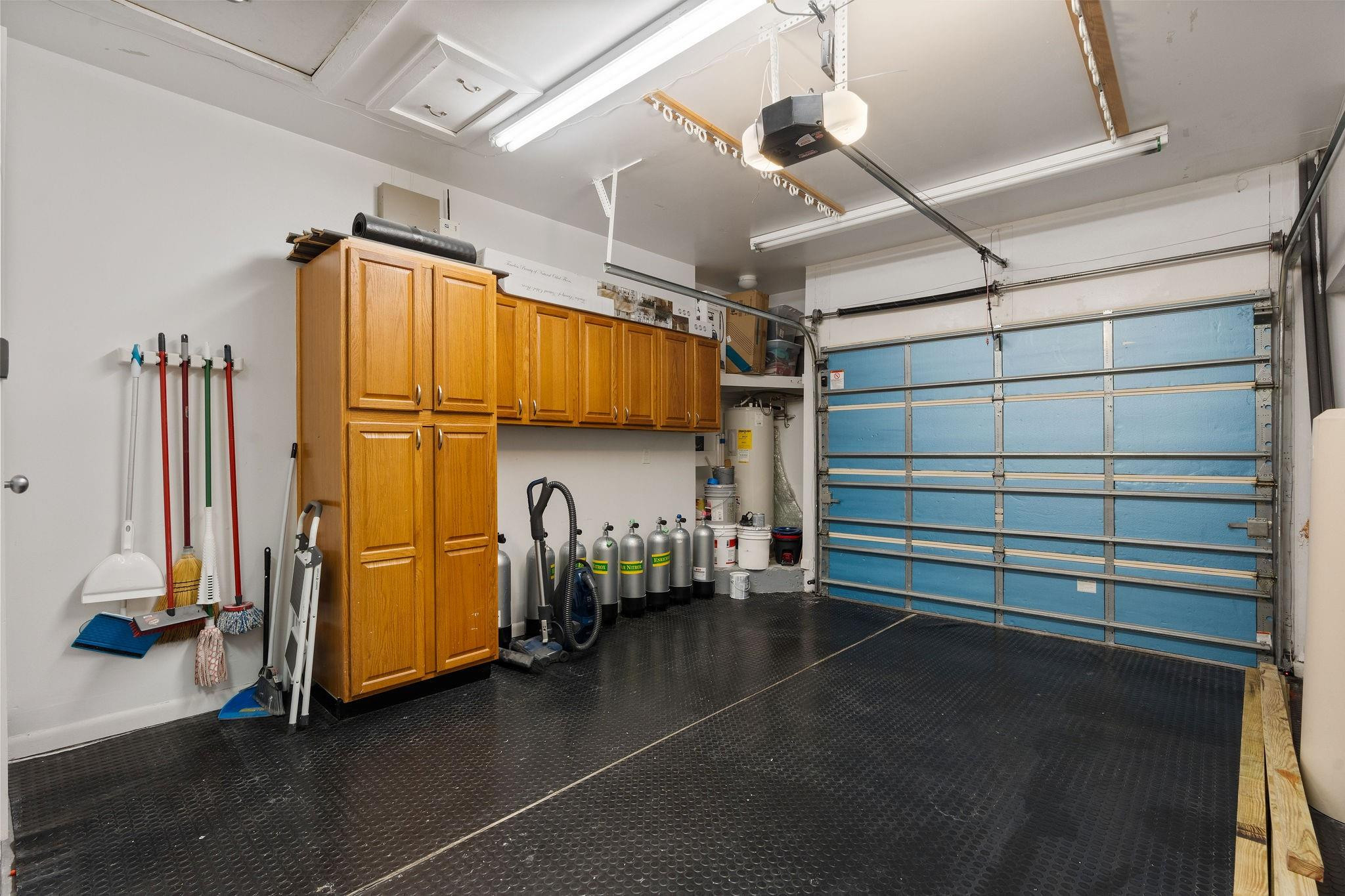 PORTSIDE YACHT CLUB - Residential Lease