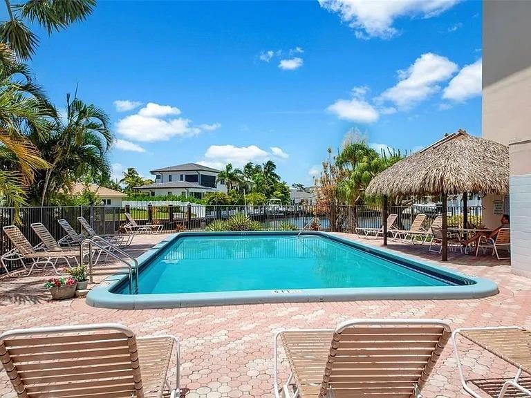 BOCA HOUSE CONDO - Residential