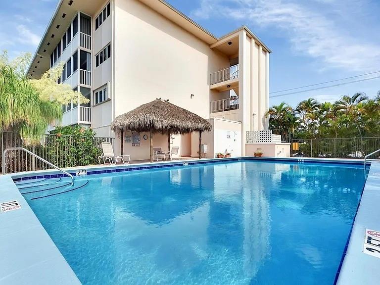 BOCA HOUSE CONDO - Residential