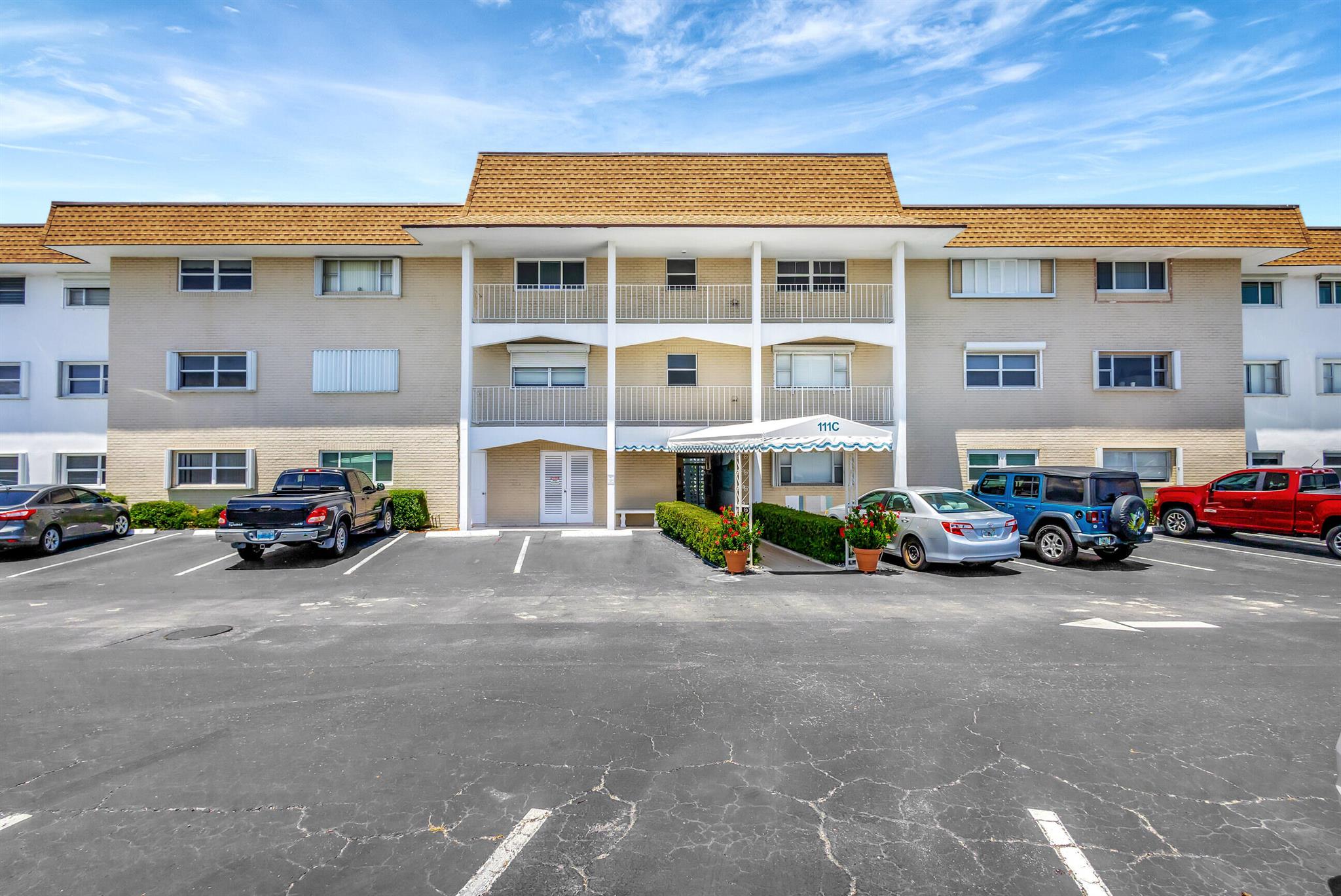 SHORE CLUB APTS B & C CON - Residential