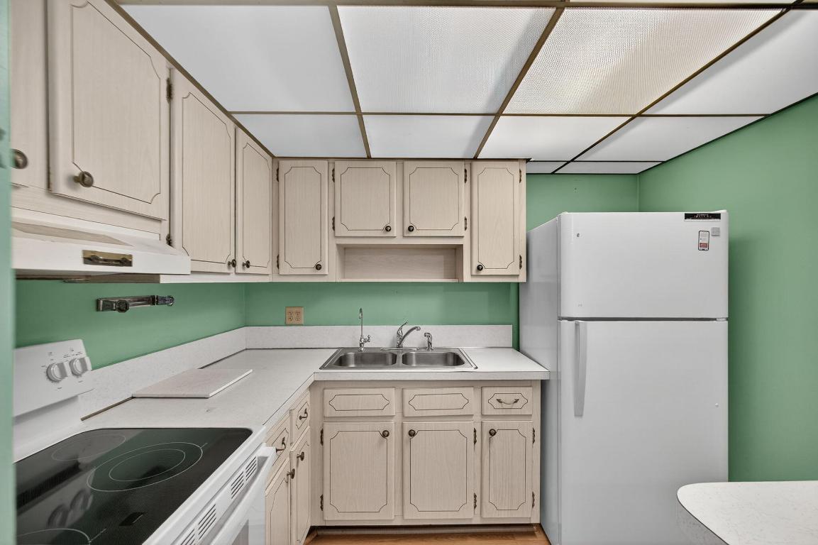 SHORE CLUB APTS B & C CONDO - Residential