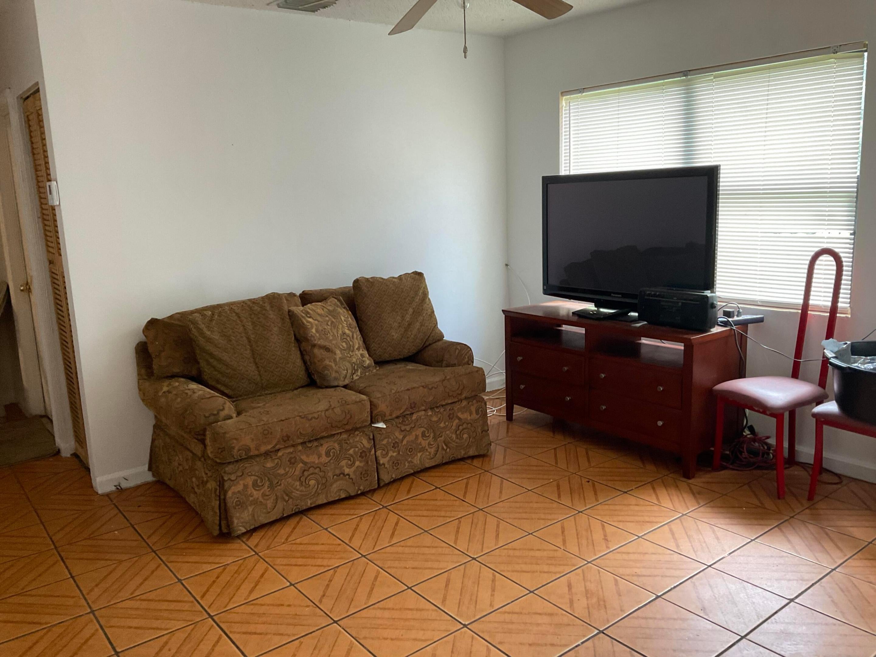 Properties | Stephanie Kaufman 211 NE 27TH Avenue