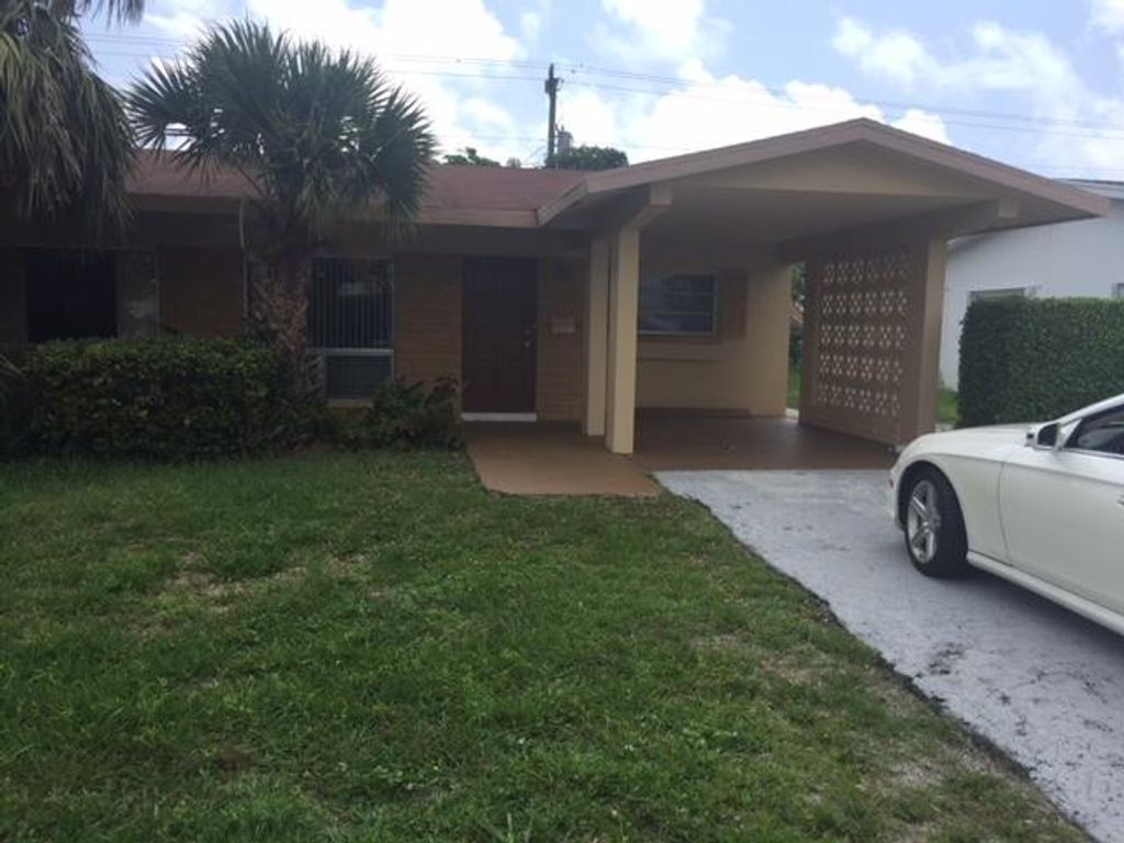 Photo of 2726 NE 5th Avenue, Boca Raton, FL 33431 (MLS # R11135607)