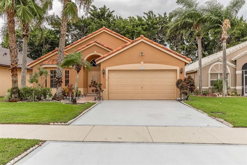 Photo of 7758 Stirling Bridge Boulevard S, Delray Beach, FL 33446 (MLS # R10736213)