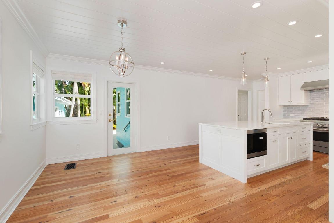 SANTA LUCIA - Residential Lease