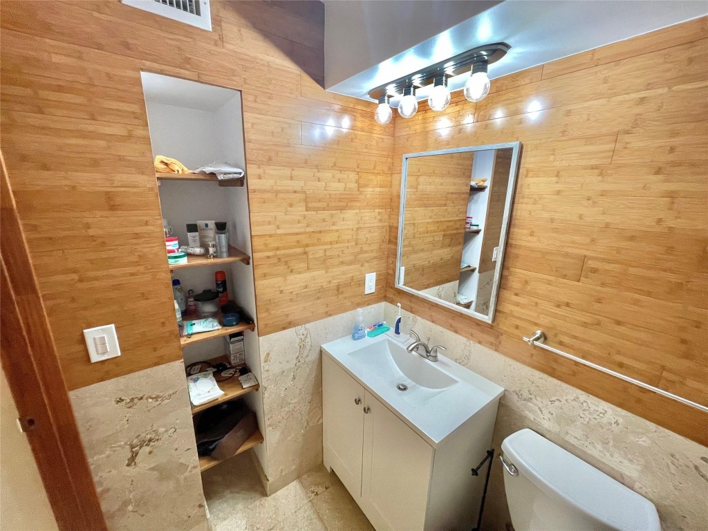 COCO PARC CONDO - Residential Lease