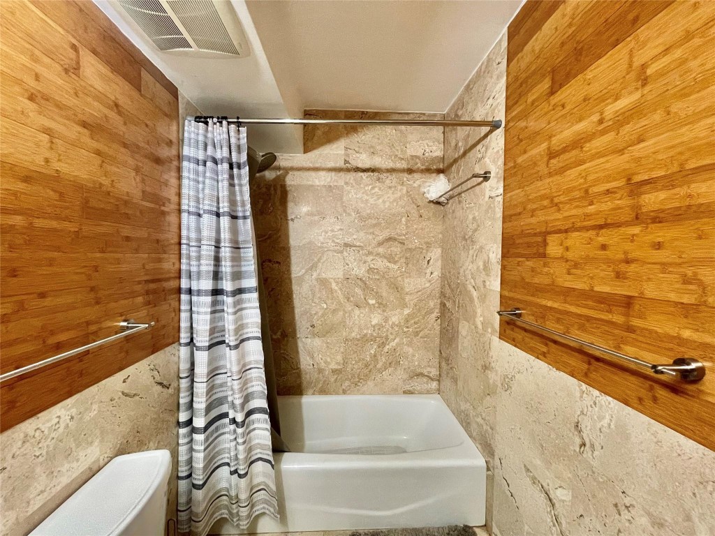 COCO PARC CONDO - Residential Lease